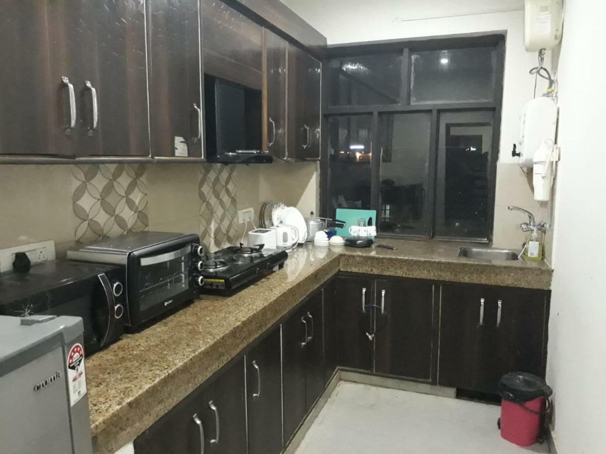Niketan Medanta Service Apartment *