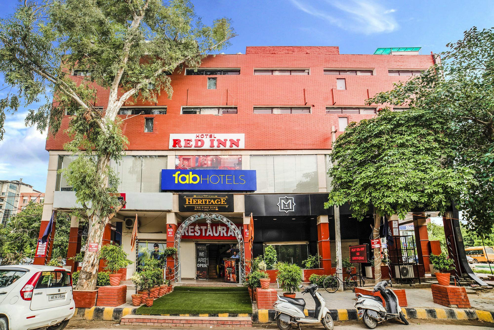 Hotel Red 3*