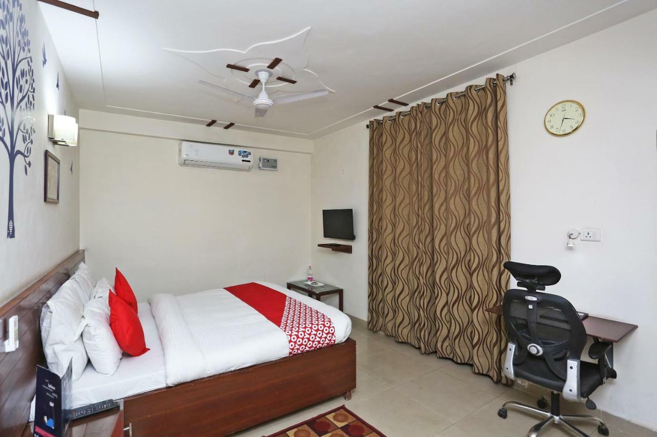 Hotel Oyo 2482 K V Complex Gurgaon