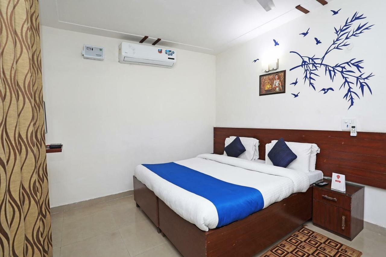 Oyo 2482 K V Complex Hotel