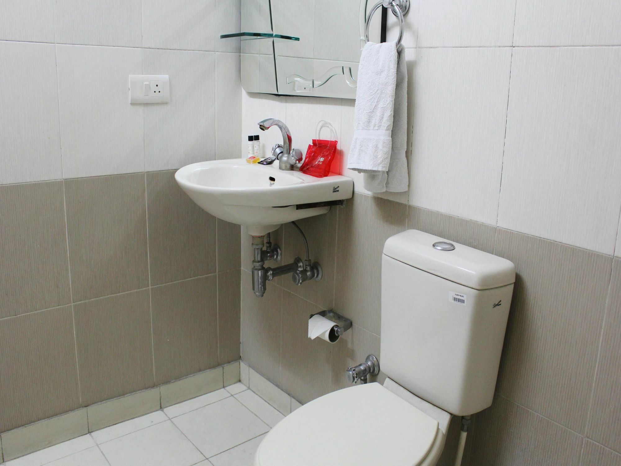 Hotel Oyo 2256 Excellency 2*
