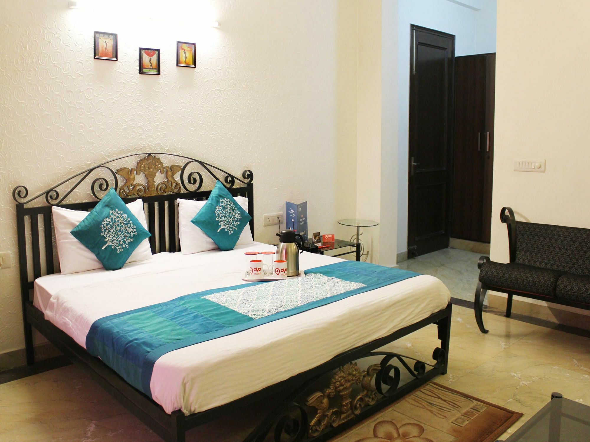 Oyo 2256 Excellency Hotel 2*