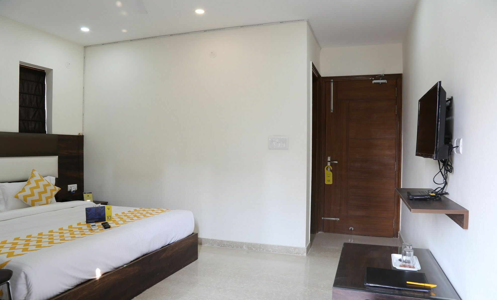 Hotel Fabhotel Daffodils Sohna Road