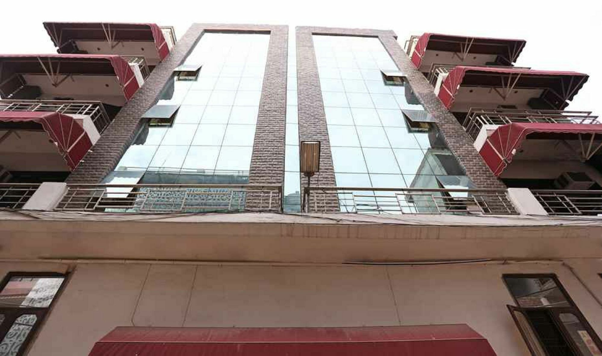 Capital O 9423 Devine 3* Gurgaon
