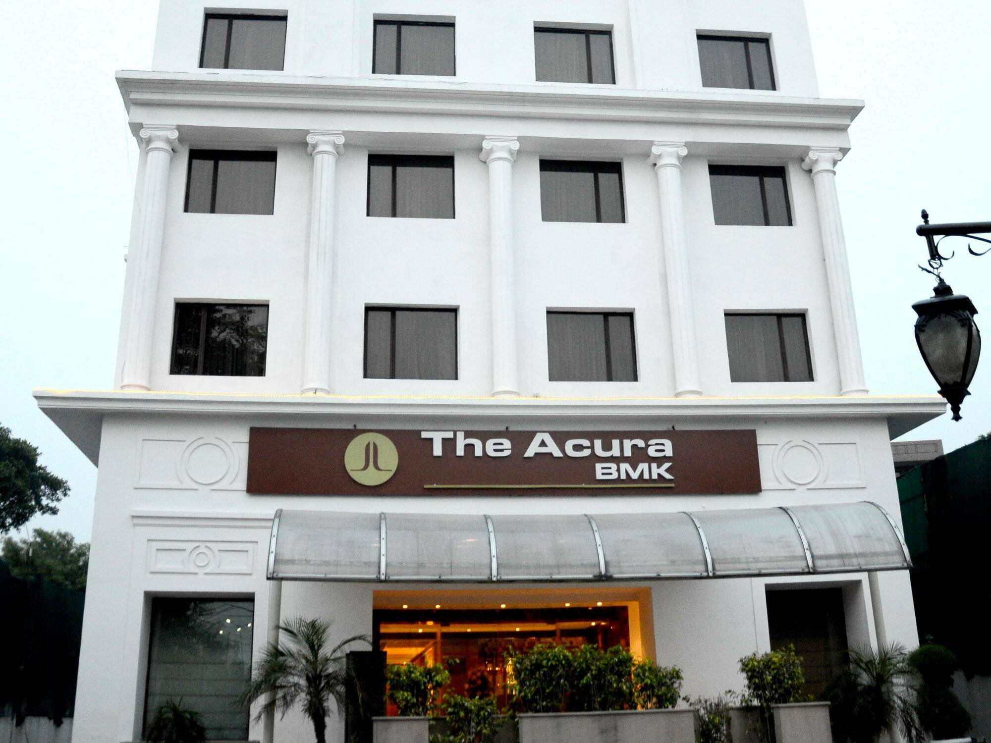 Hotel The Acura, Bmk