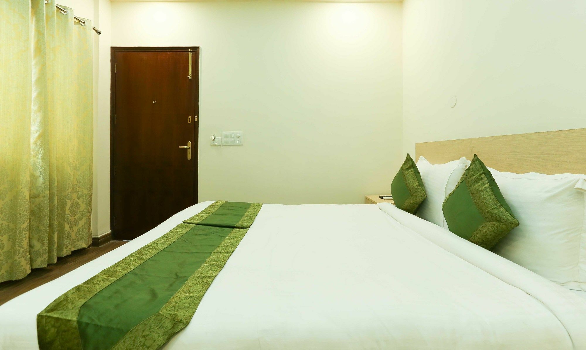 Treebo Trip 101 Medicity 3* Gurgaon