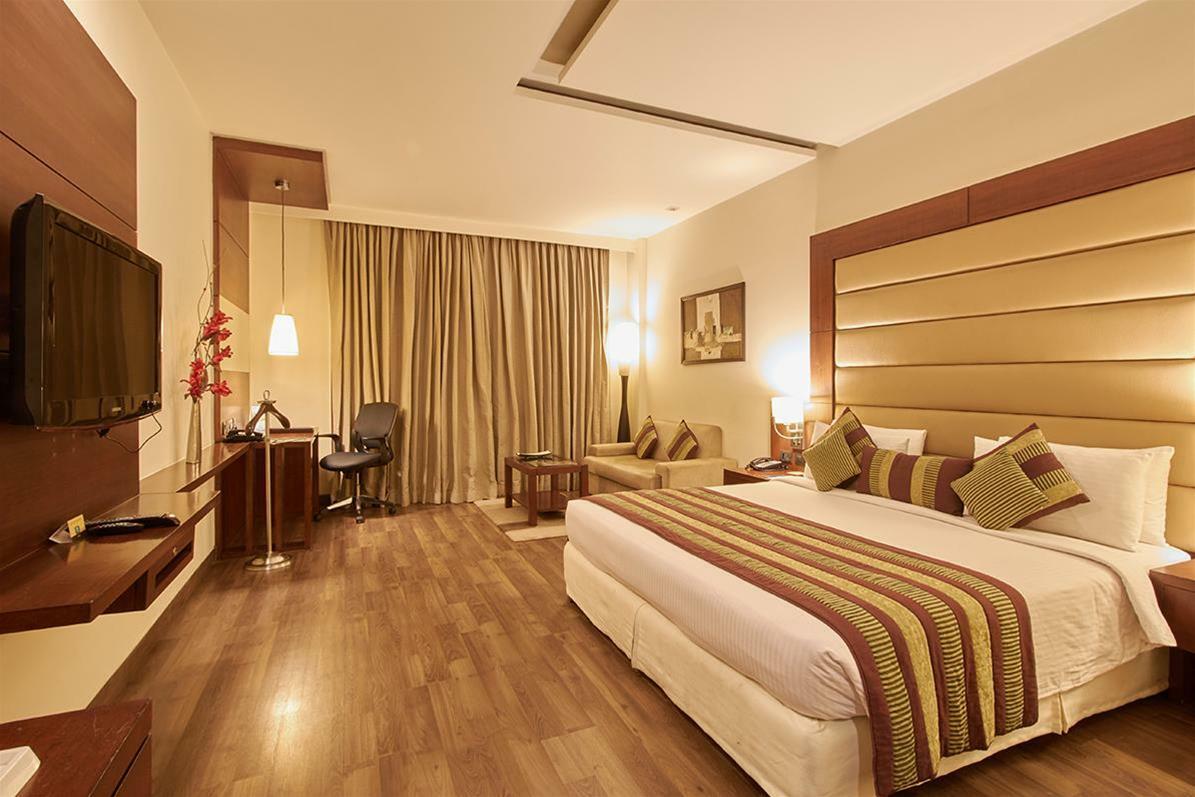 Country & By Radisson, Gurugram Sector 12