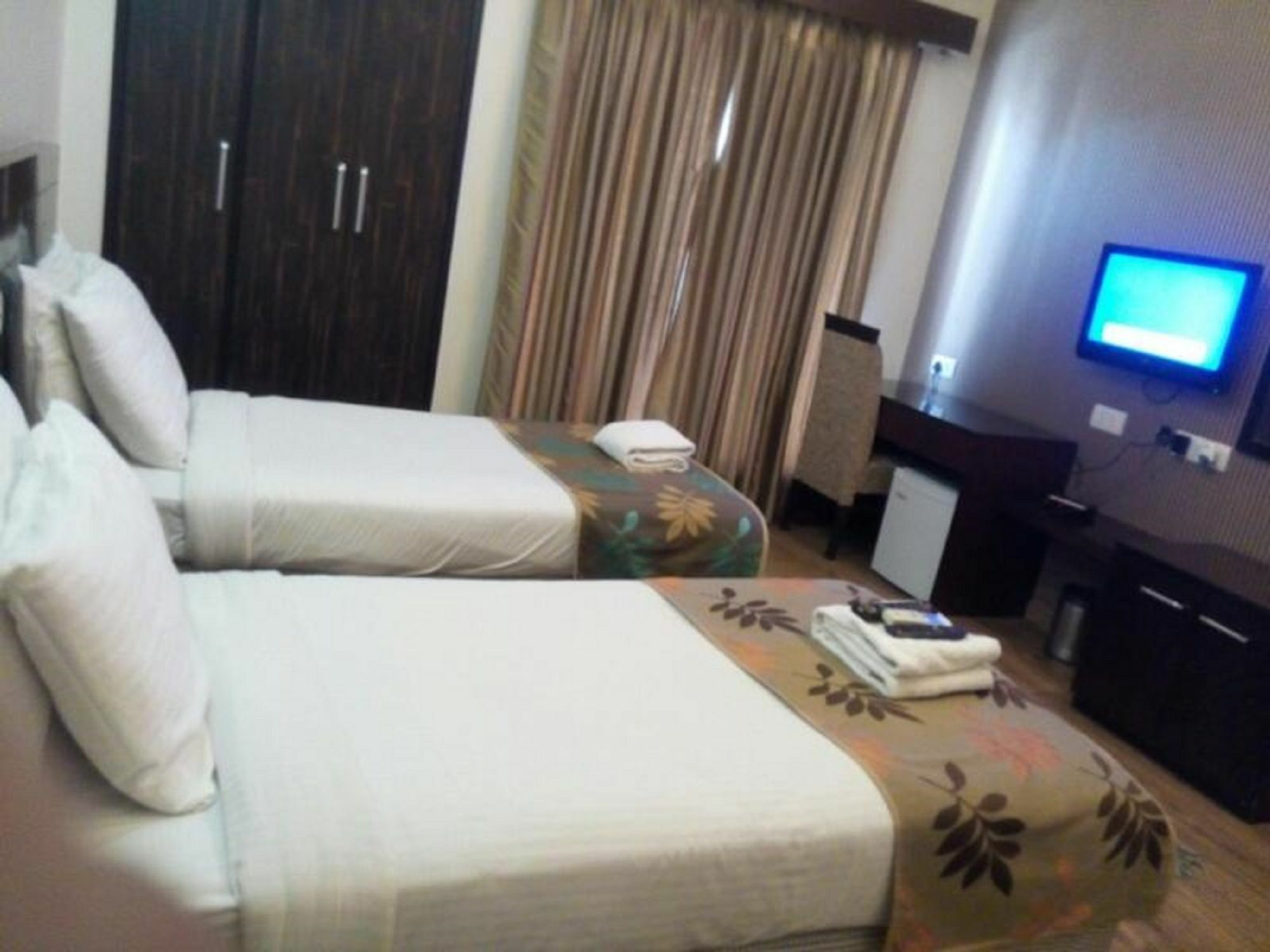 Hotel Amazone Holidays Gurgaon