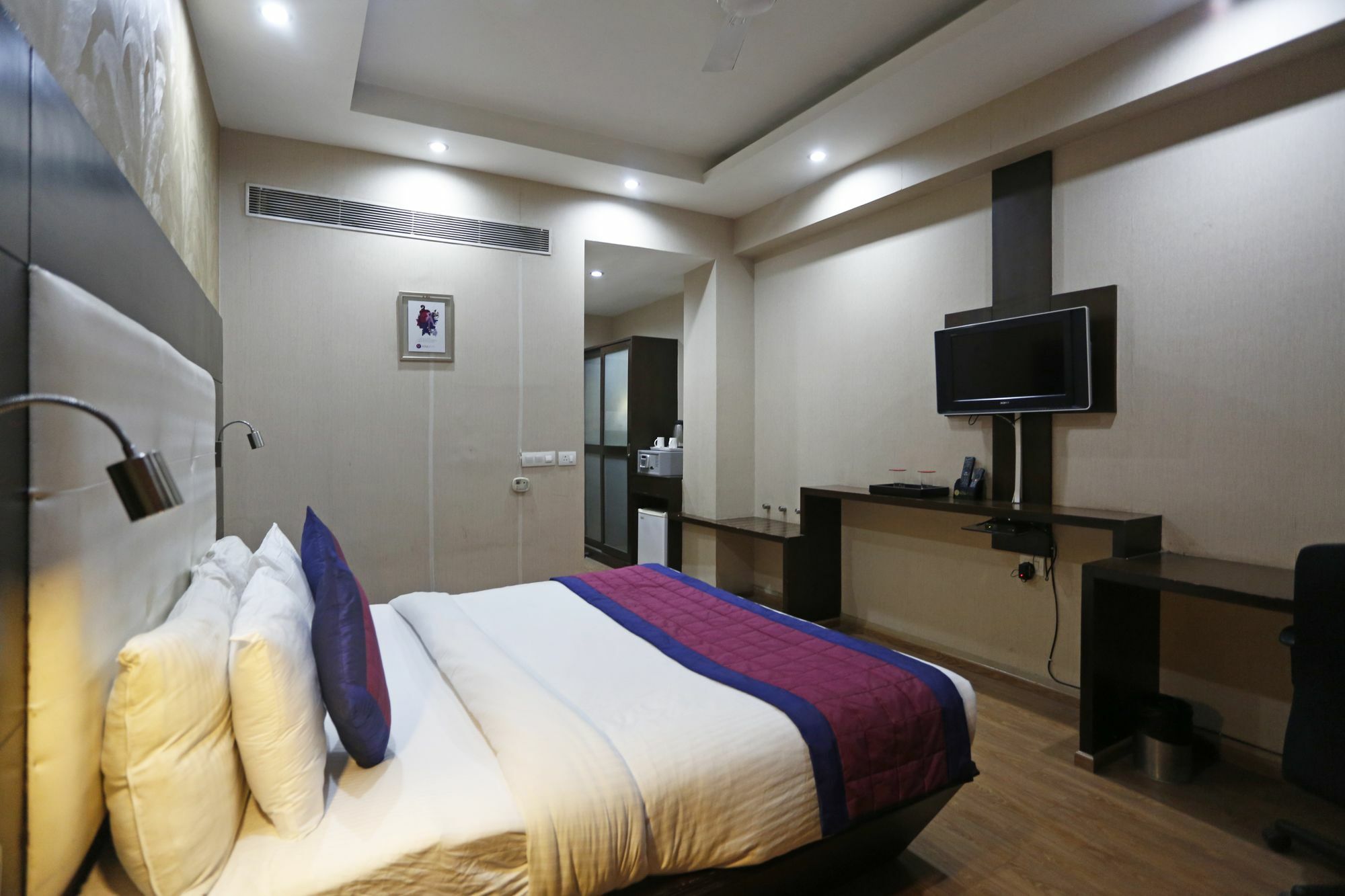 Oyo 7281 Almati Gurgaon