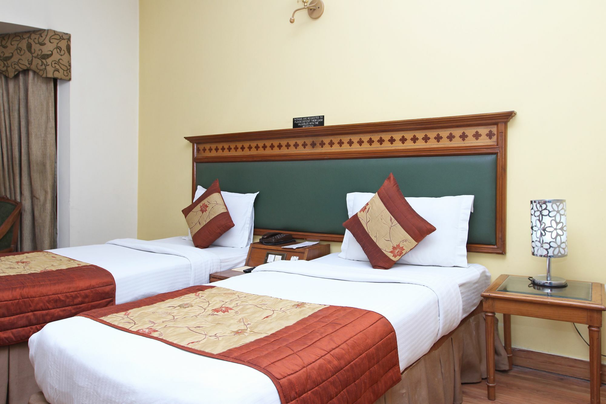 Mint Cyber Hotel Gurgaon