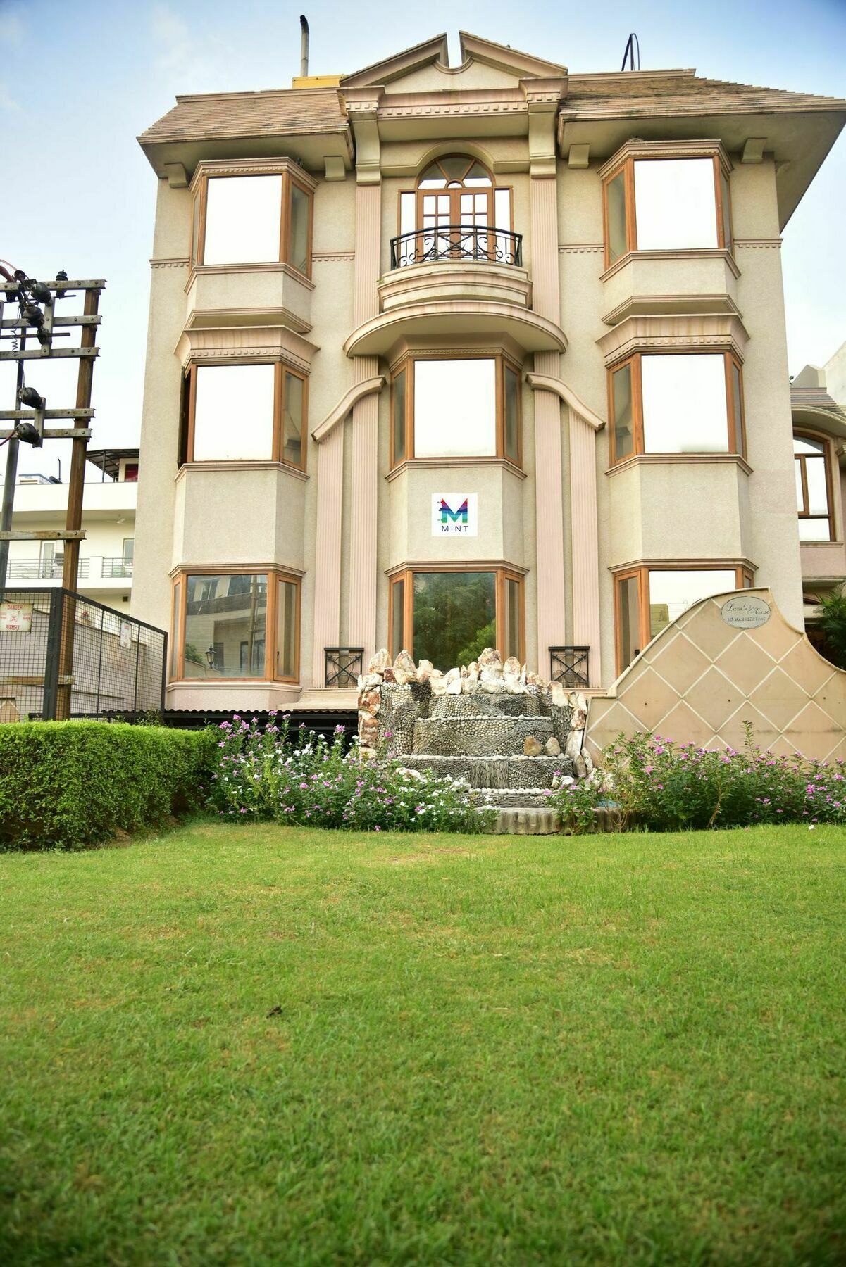 Mint Cyber Hotel 3*