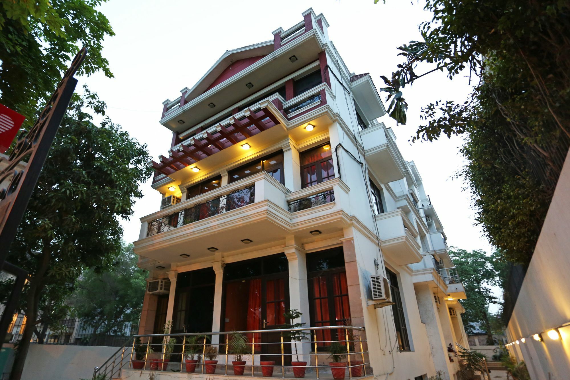 Oyo Townhouse 330 Mg Road Metro Station Gurgaon