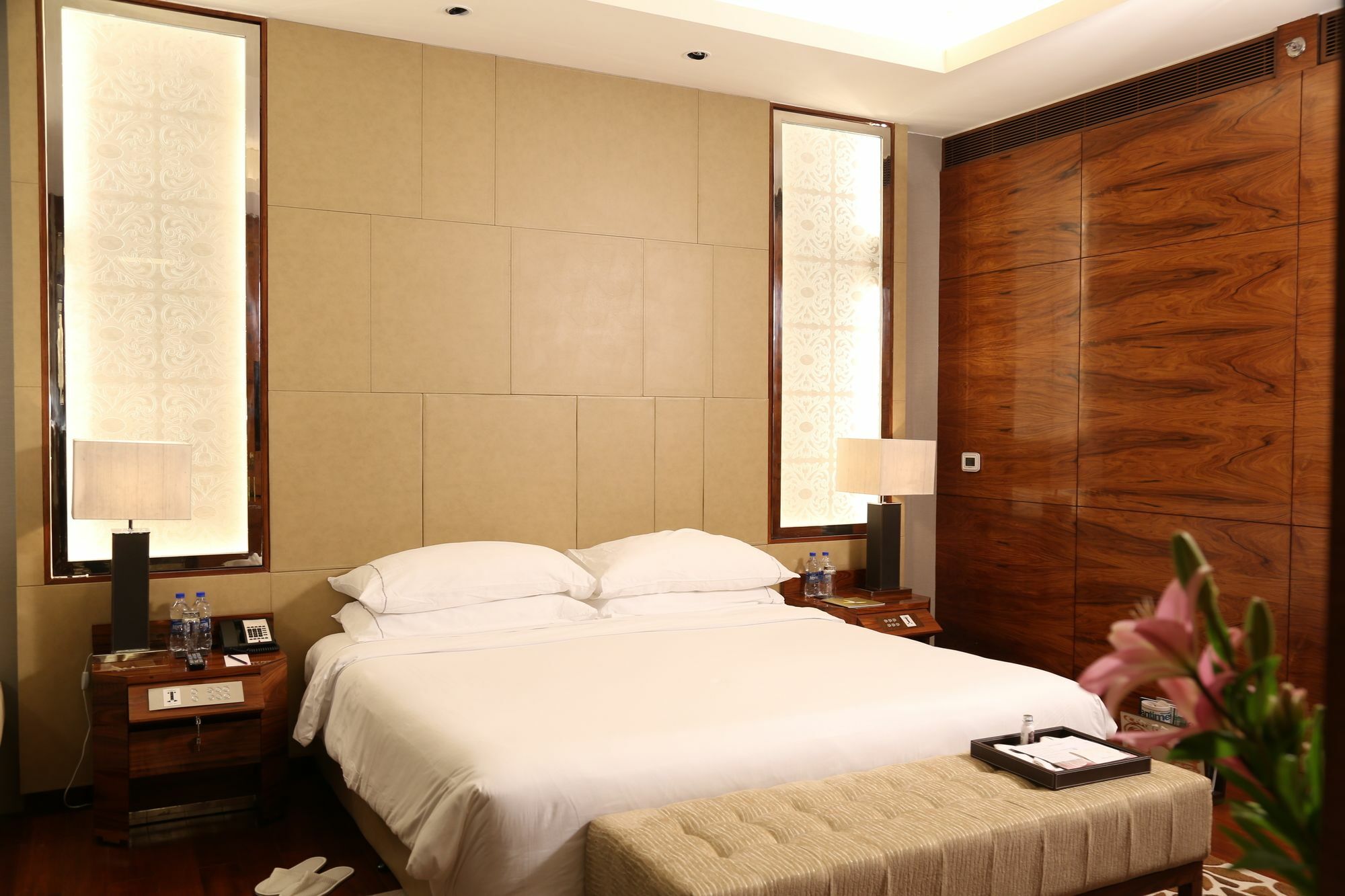 Taj Centre Gurugram Hotel