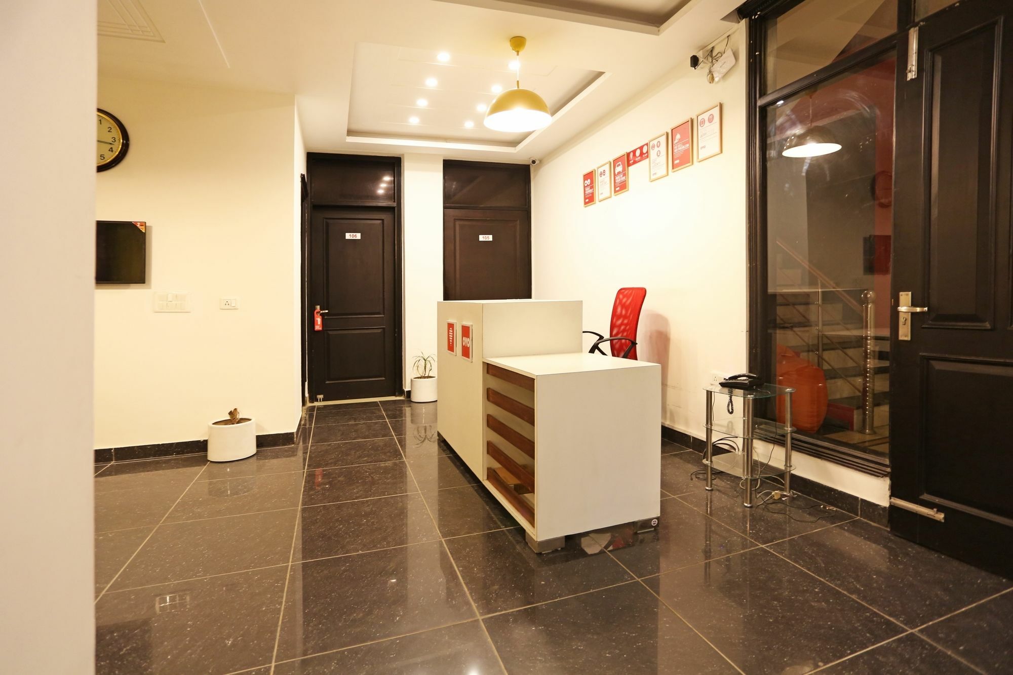 Hotel Oyo Townhouse 330 Mg Road Metro Station