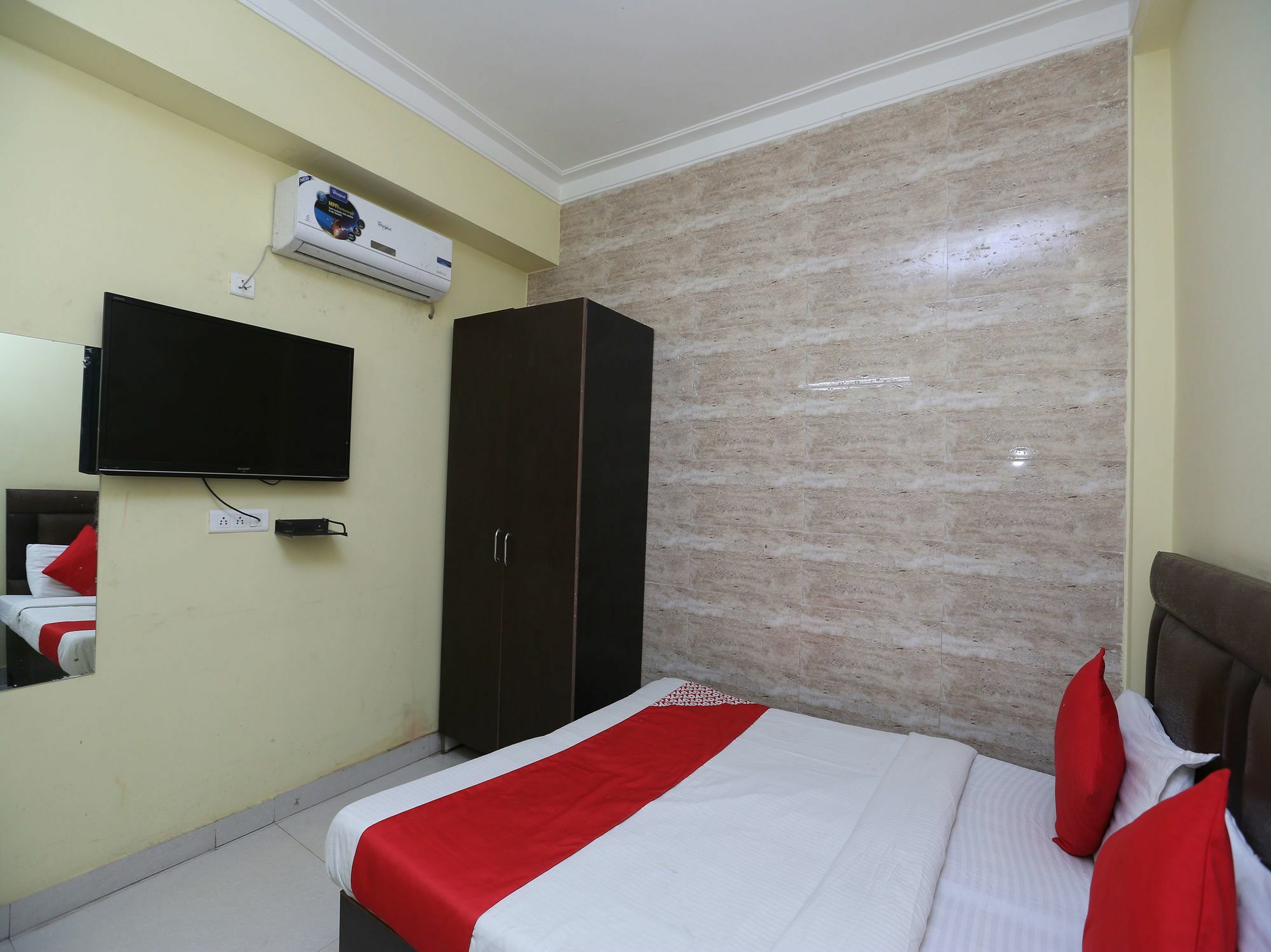 Oyo 14279 Haven Hotel 3*