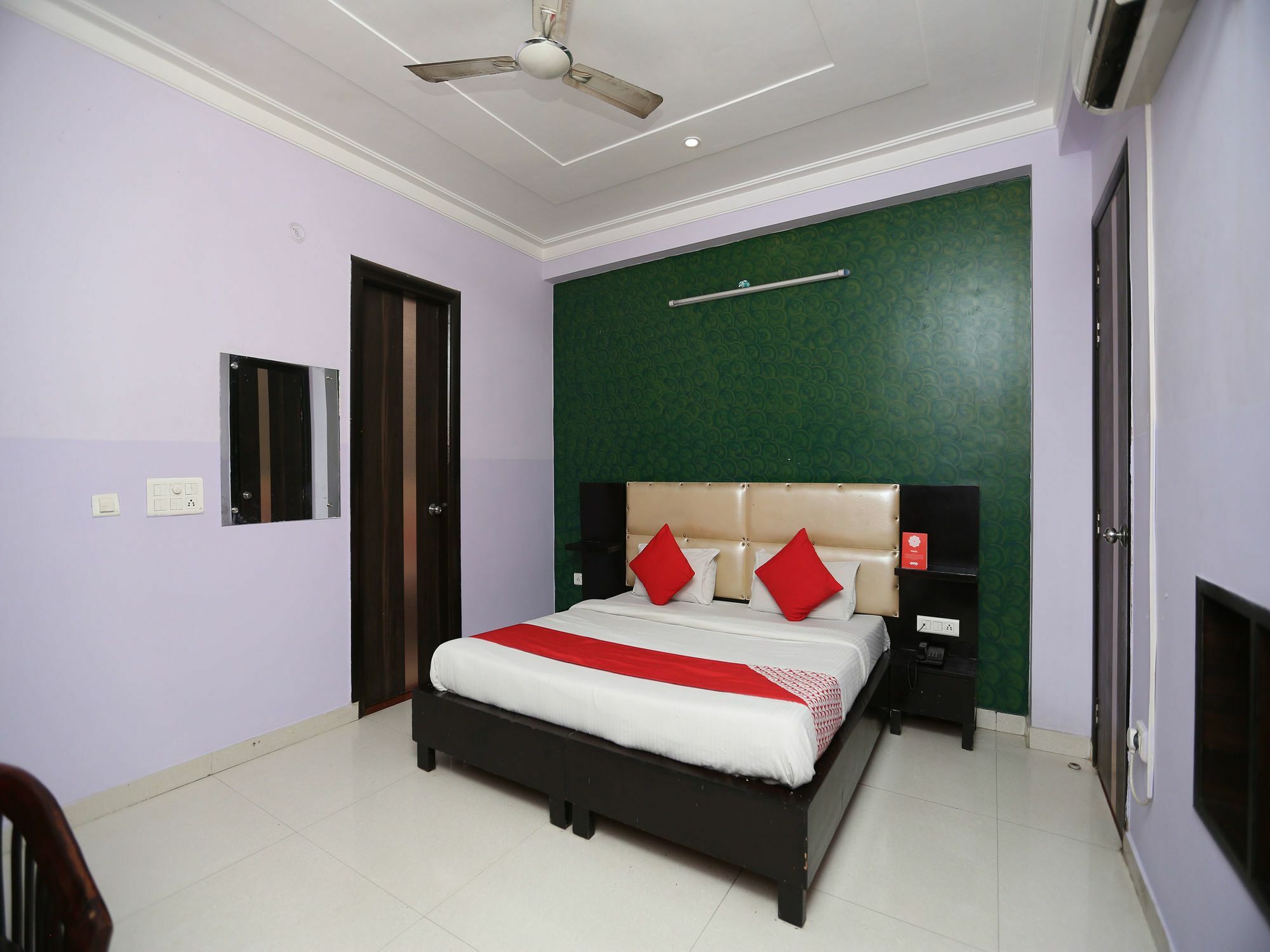Hotel Oyo 14279 Haven Gurgaon