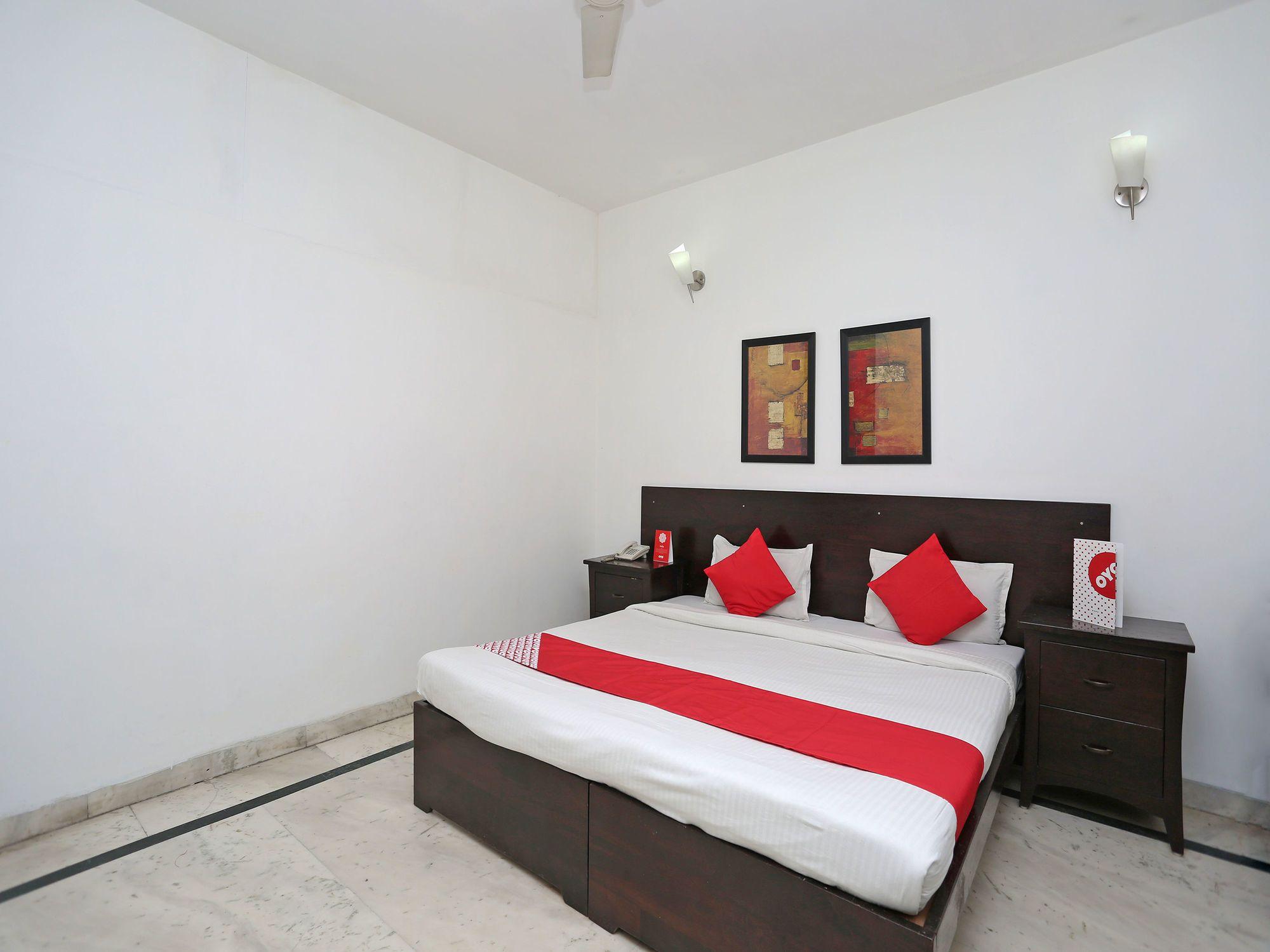 Oyo 14999 Crossroads Woodbridge Gurgaon
