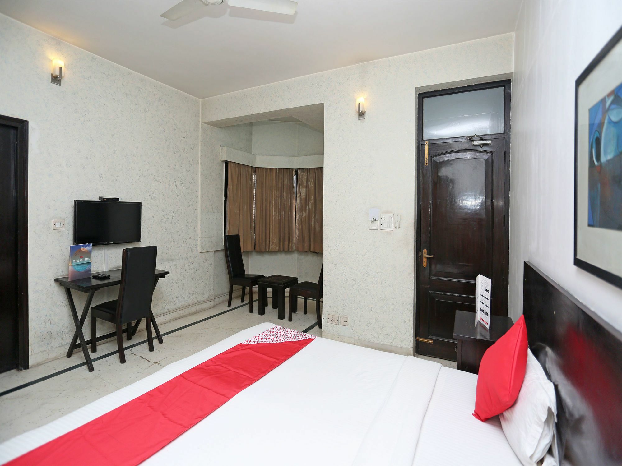 Oyo 14999 Crossroads Woodbridge Gurgaon