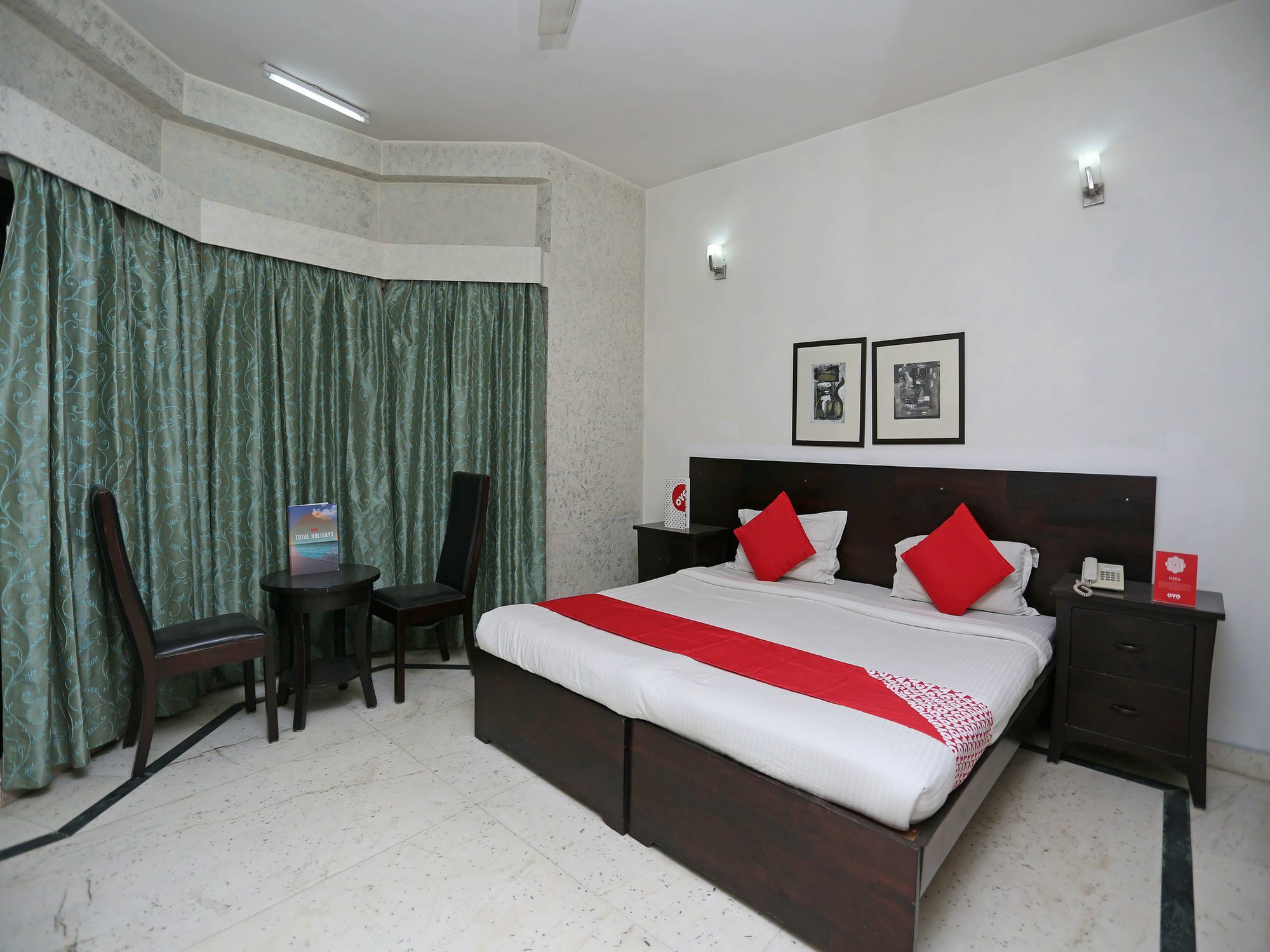 Oyo 14999 Crossroads Woodbridge Hotel Gurgaon