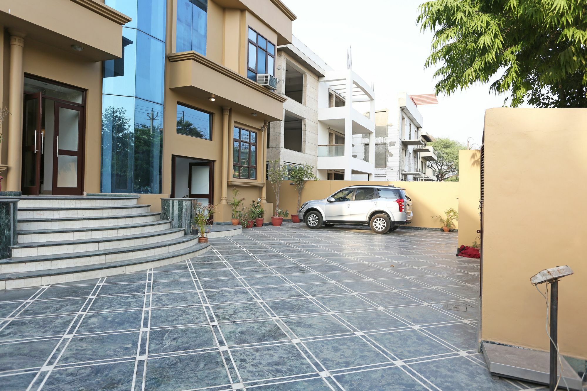 Oyo Townhouse 330 Mg Road Metro Station Hotel Gurgaon