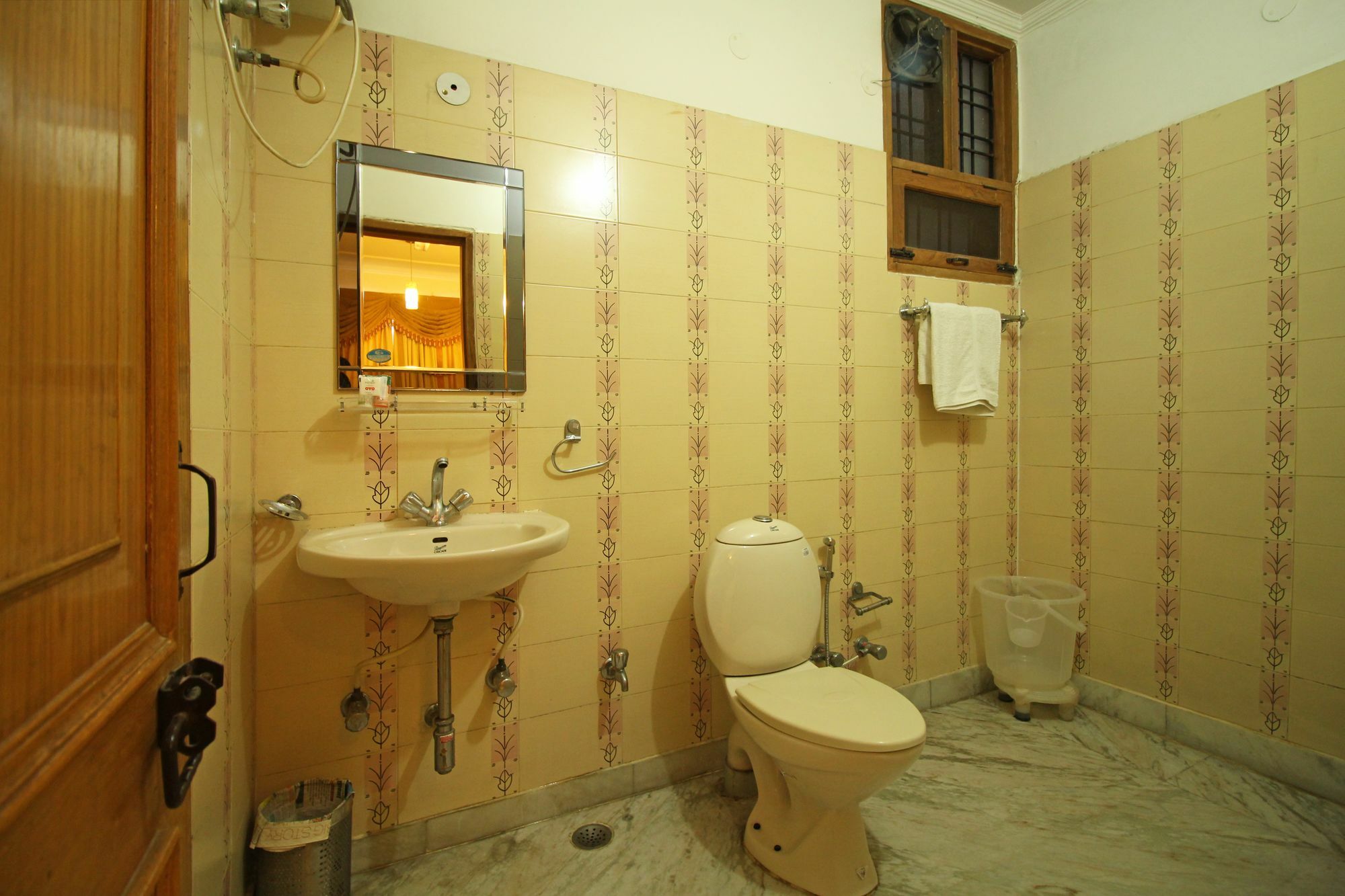 Oyo 6835 Residency Hotel Gurgaon