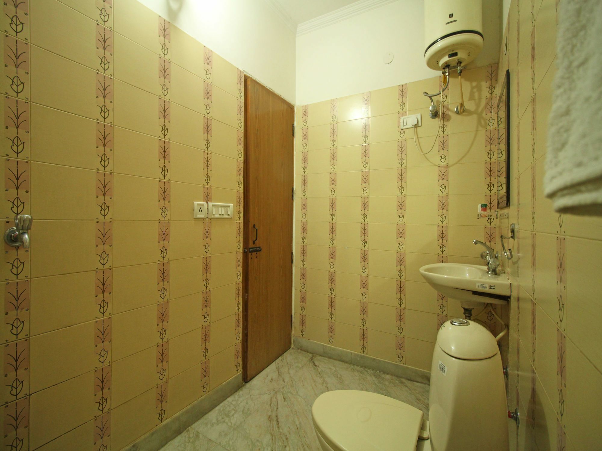 Oyo 6835 Residency Hotel