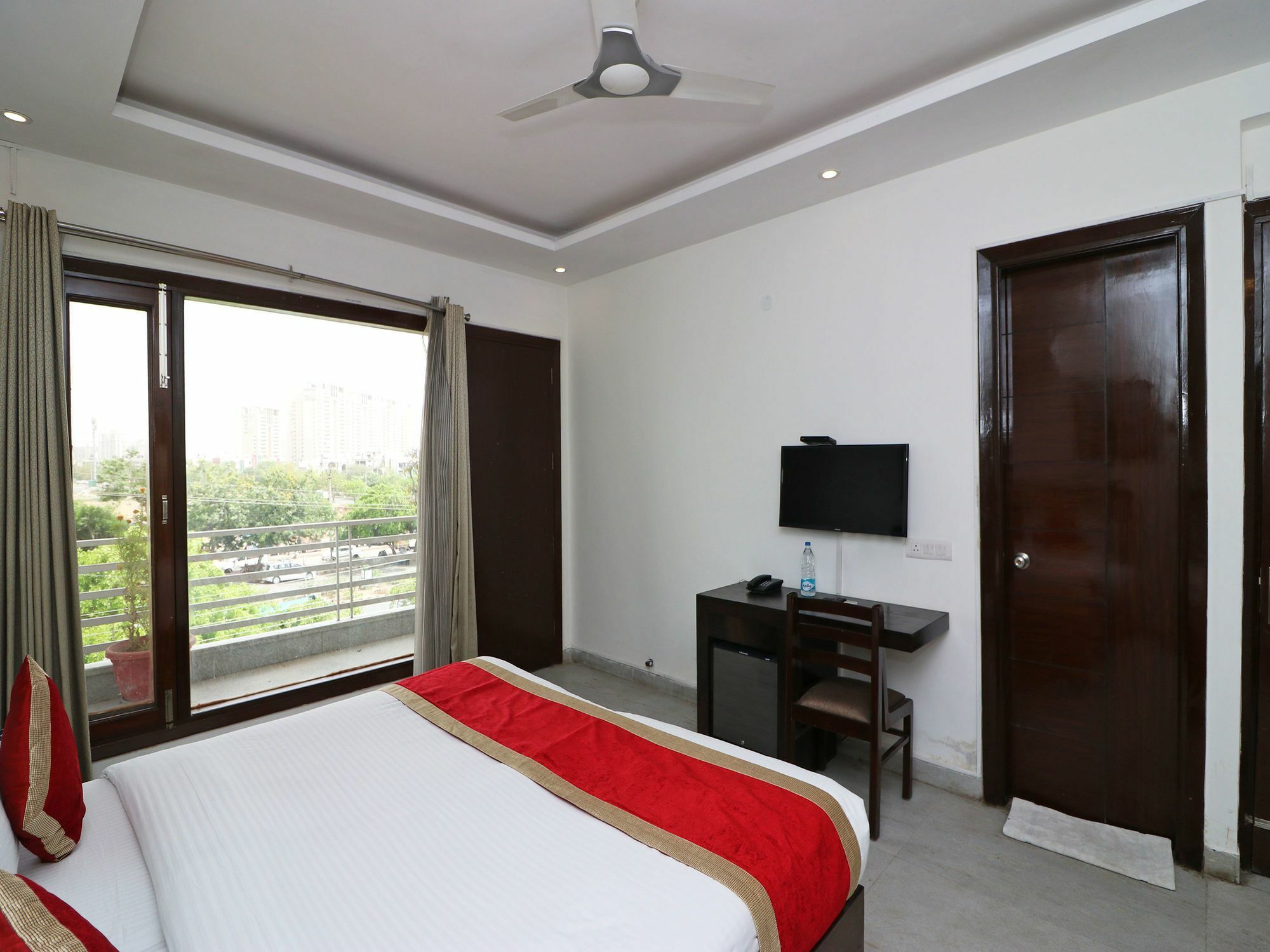 Hotel Oyo 13396 Prefer Gurgaon