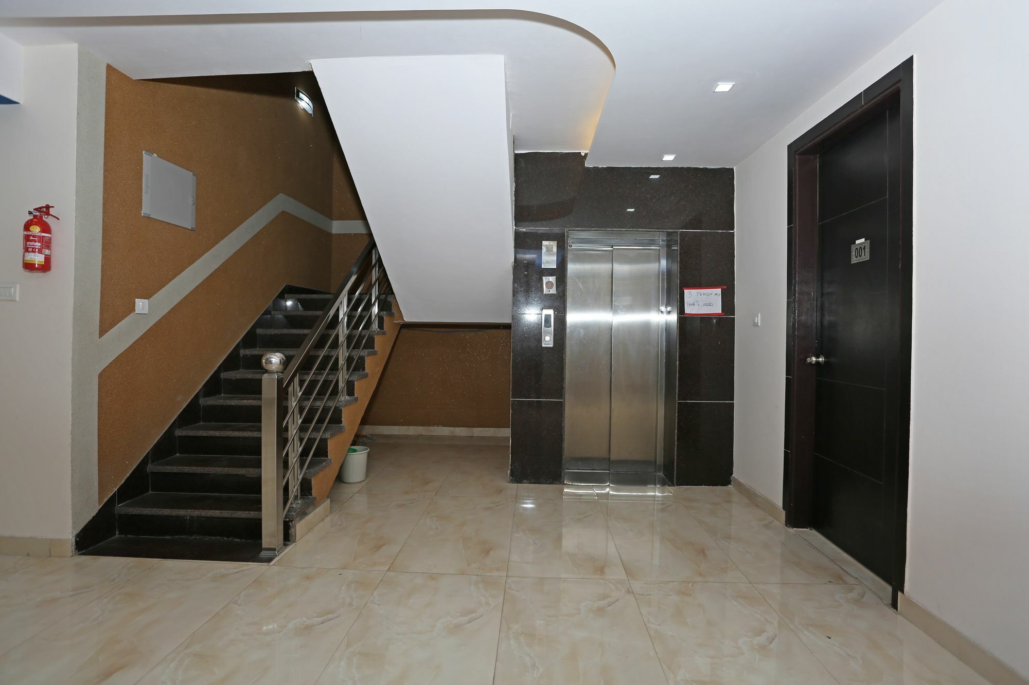 Oyo 8327 The Cube C 21 2*