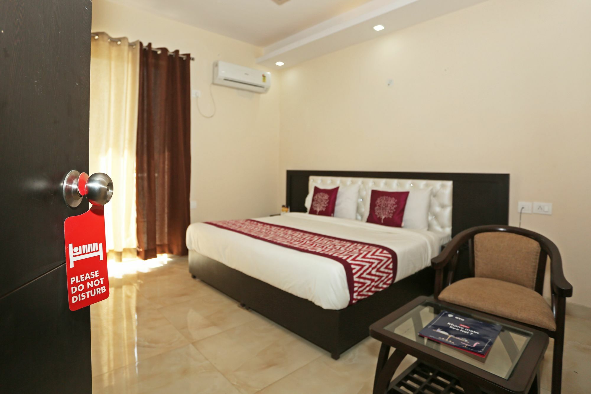 Hotel Oyo 8327 The Cube C 21