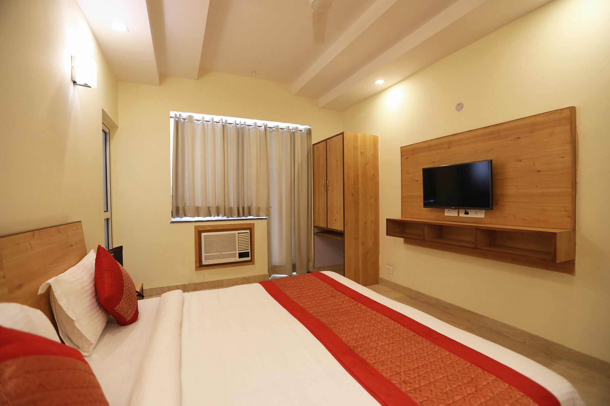 Oyo 10889 Residency Hotel 3*
