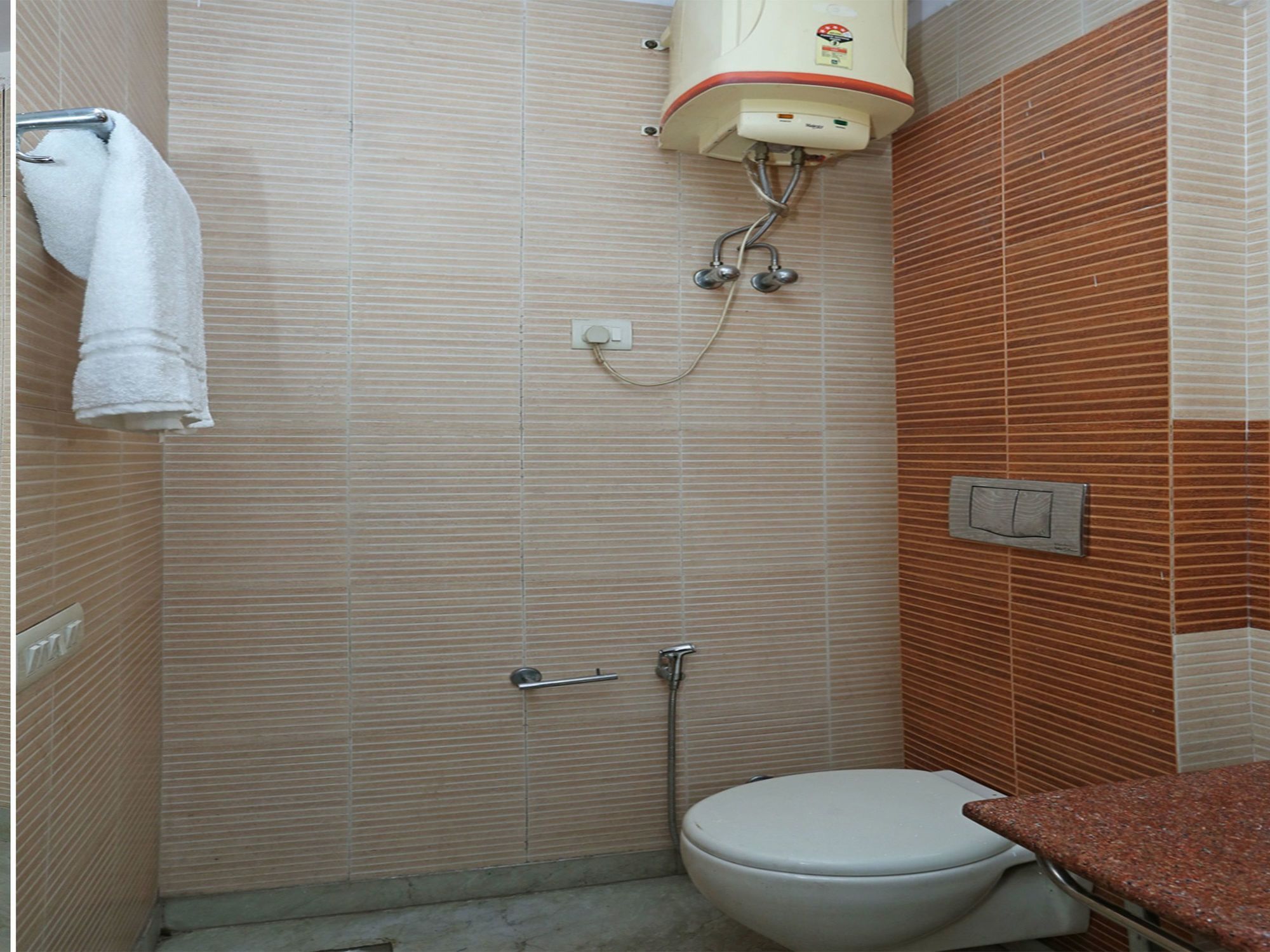 Oyo 11381 Corple Hotel