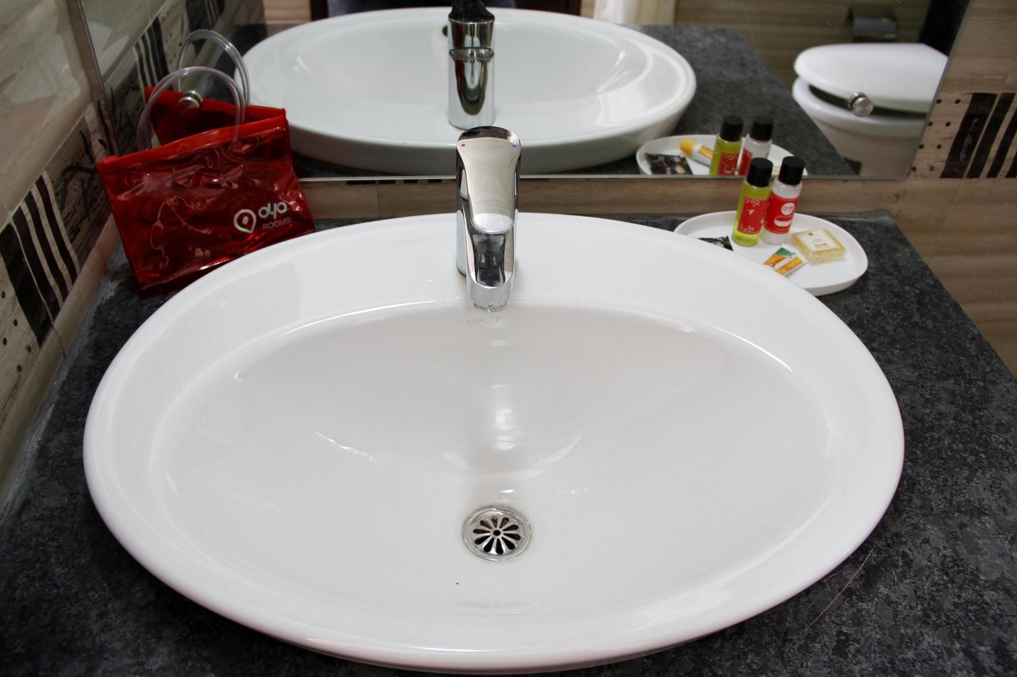 Oyo Sector 15 Part 2 Hotel Gurgaon