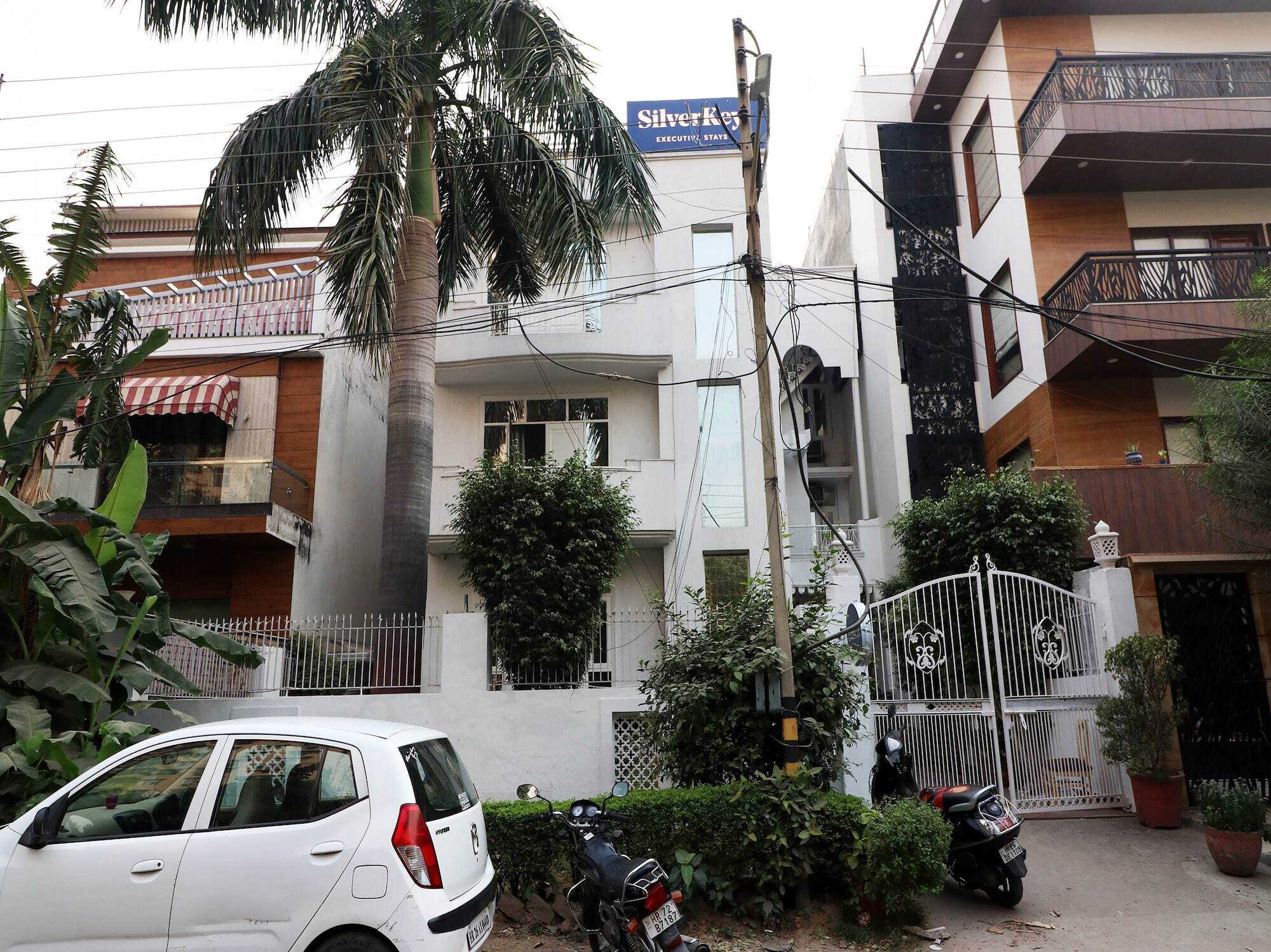 Hotel Oyo 20036 Silverkey Akash Neem Marg