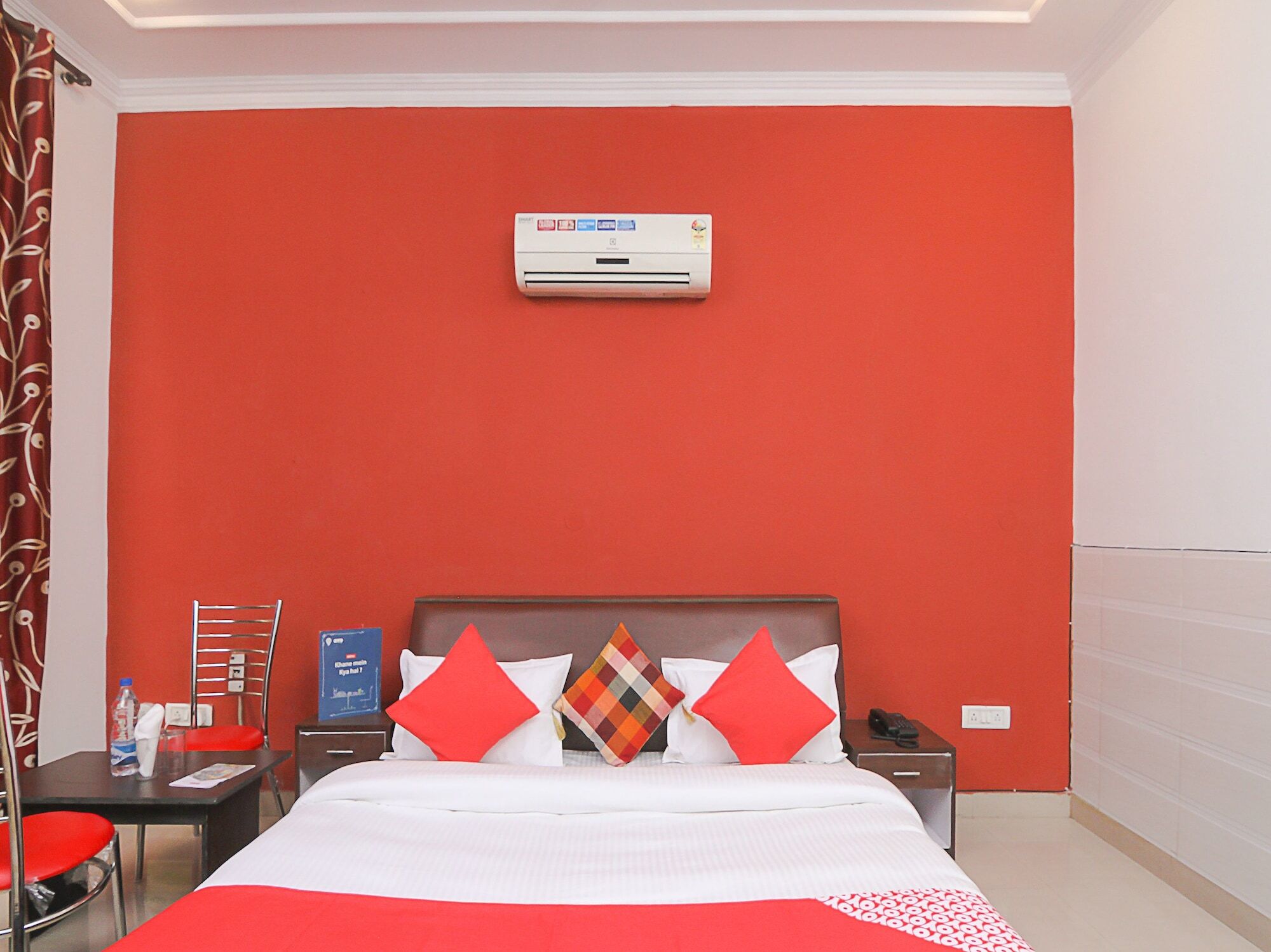 Oyo 18851 Smart Signature Hotel Gurgaon