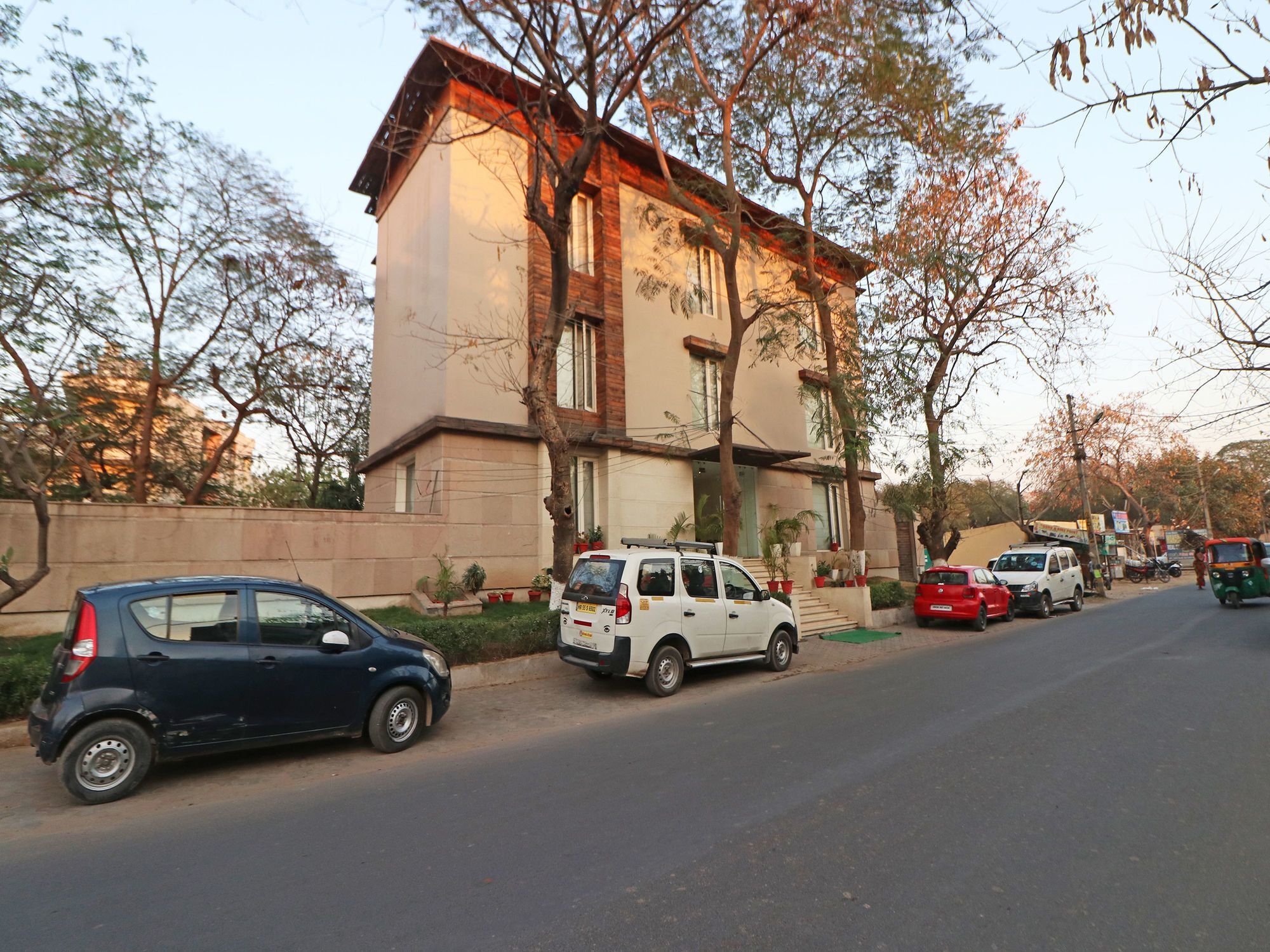 Oyo 12346 Siris Gurgaon