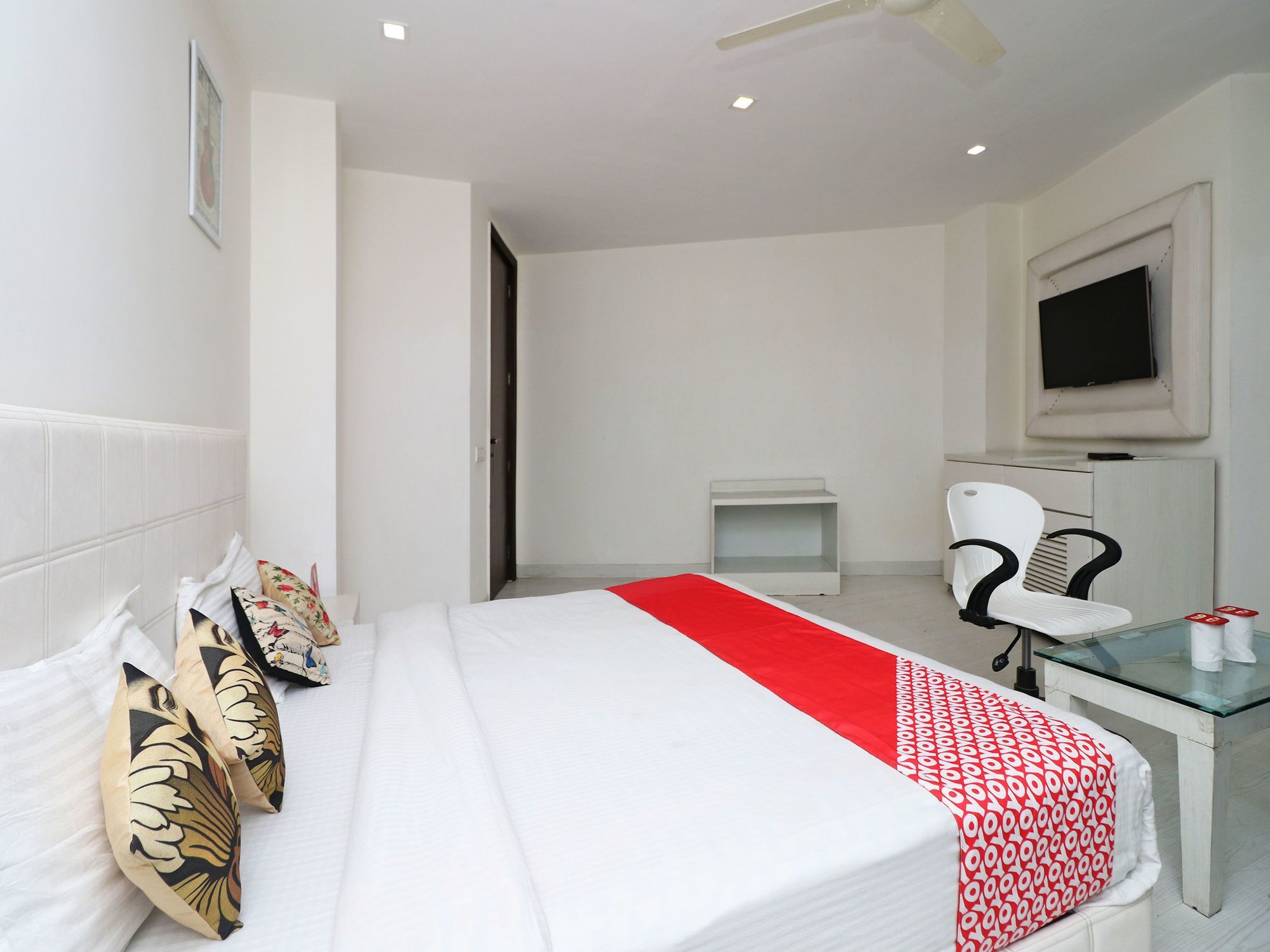 Oyo 12346 Siris Hotel Gurgaon