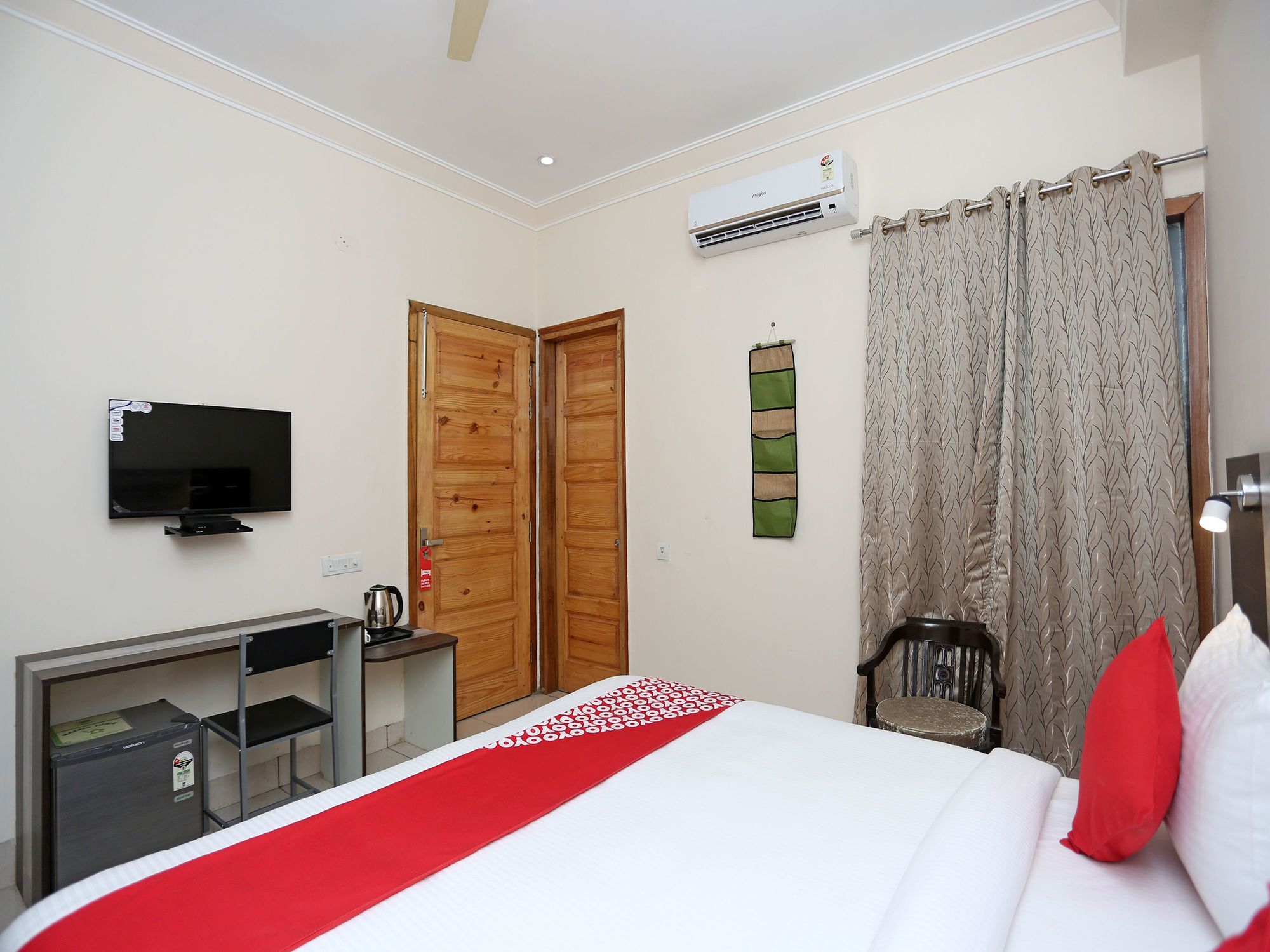 Oyo 14444 Jmk House Gurgaon