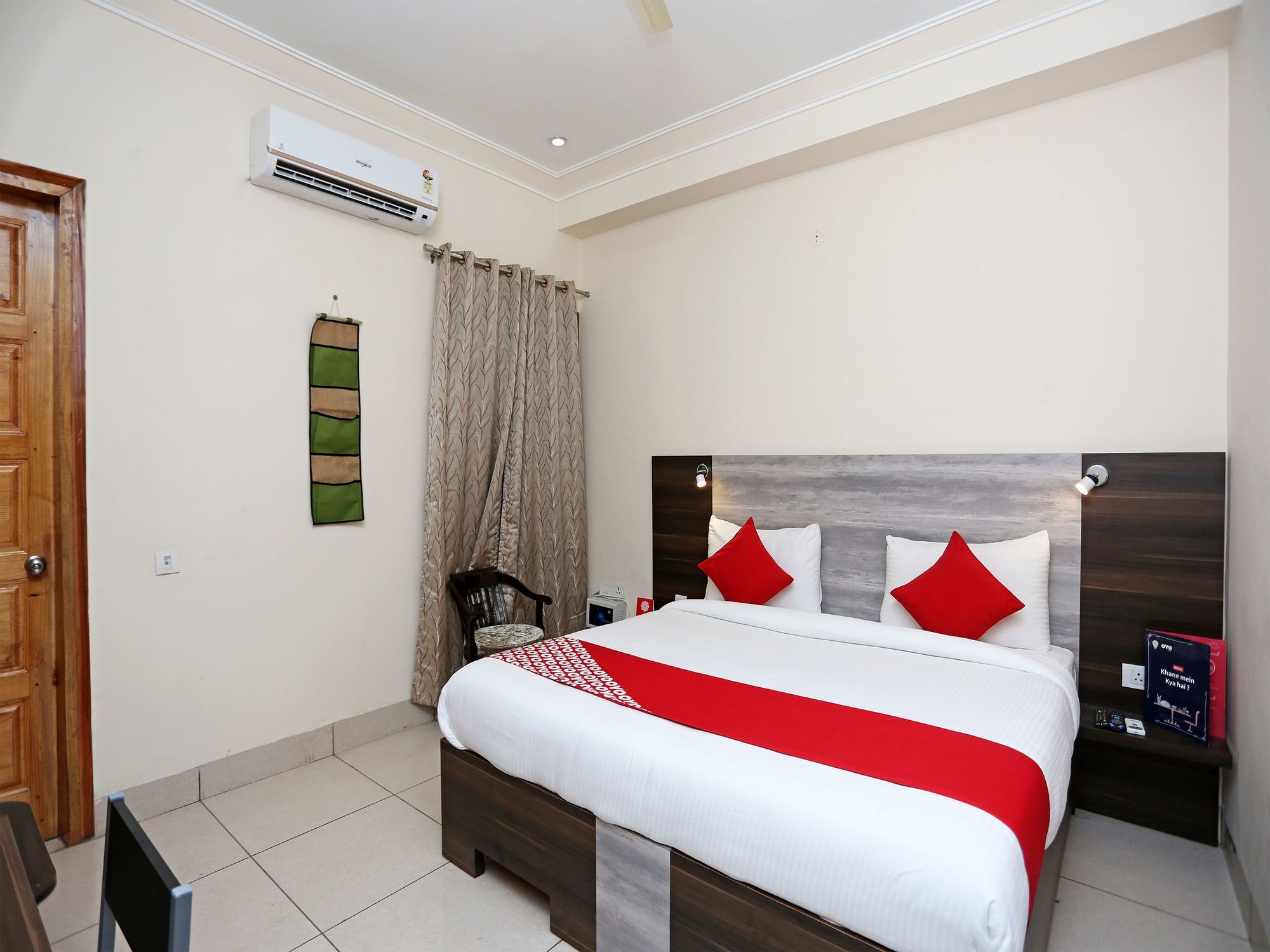 Oyo 14444 Jmk House 3* Gurgaon