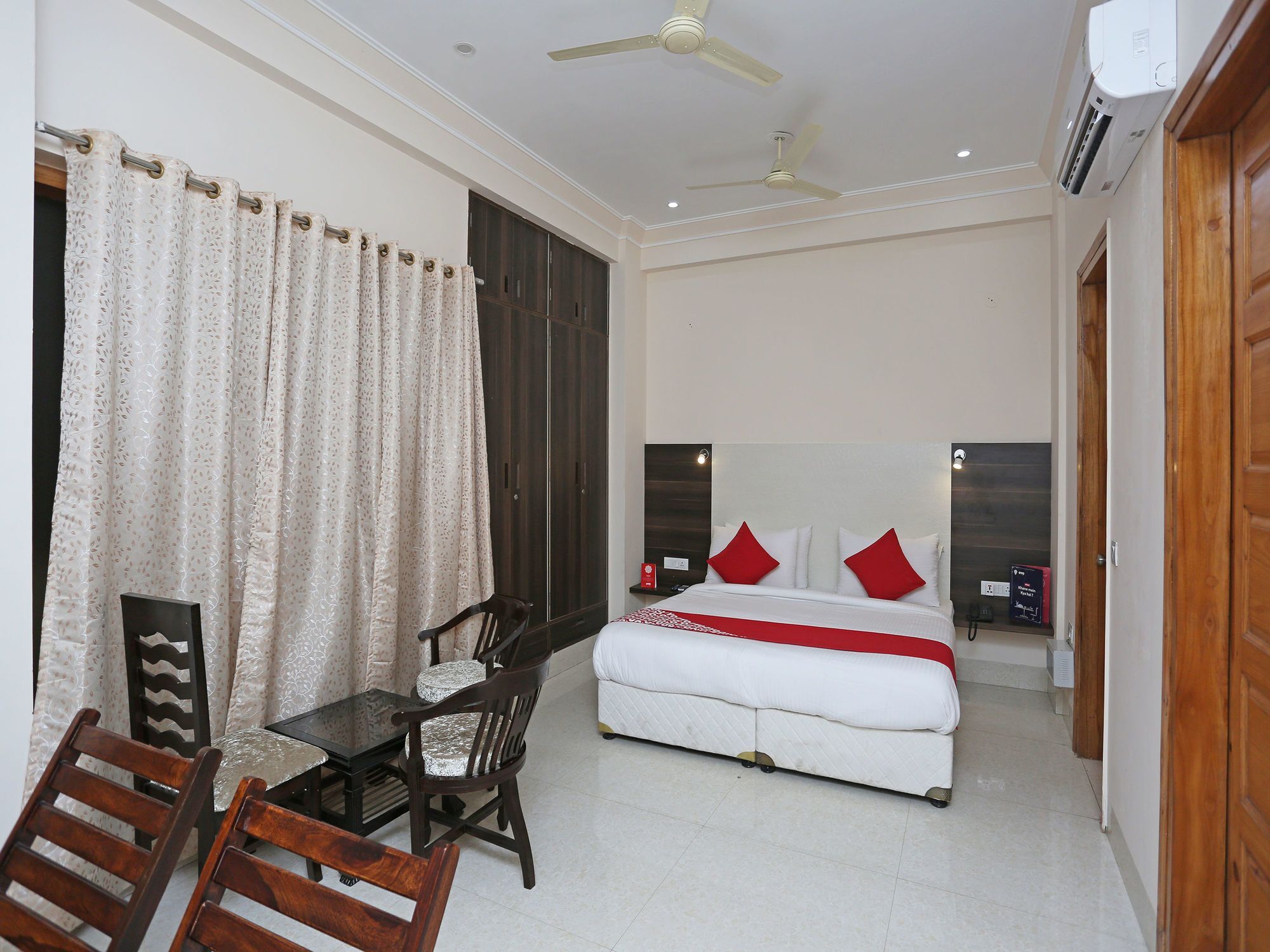 Oyo 14444 Jmk House Gurgaon