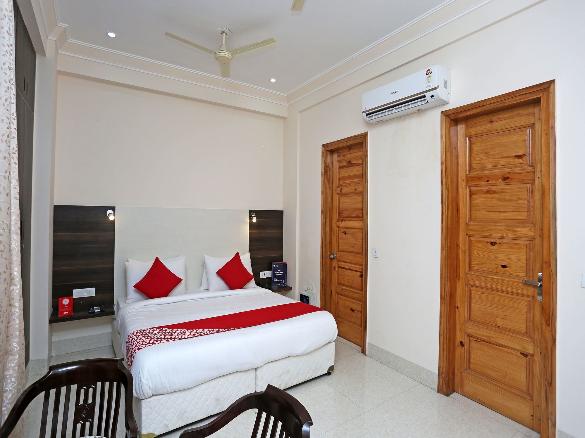 Oyo 14444 Jmk House 3* Gurgaon