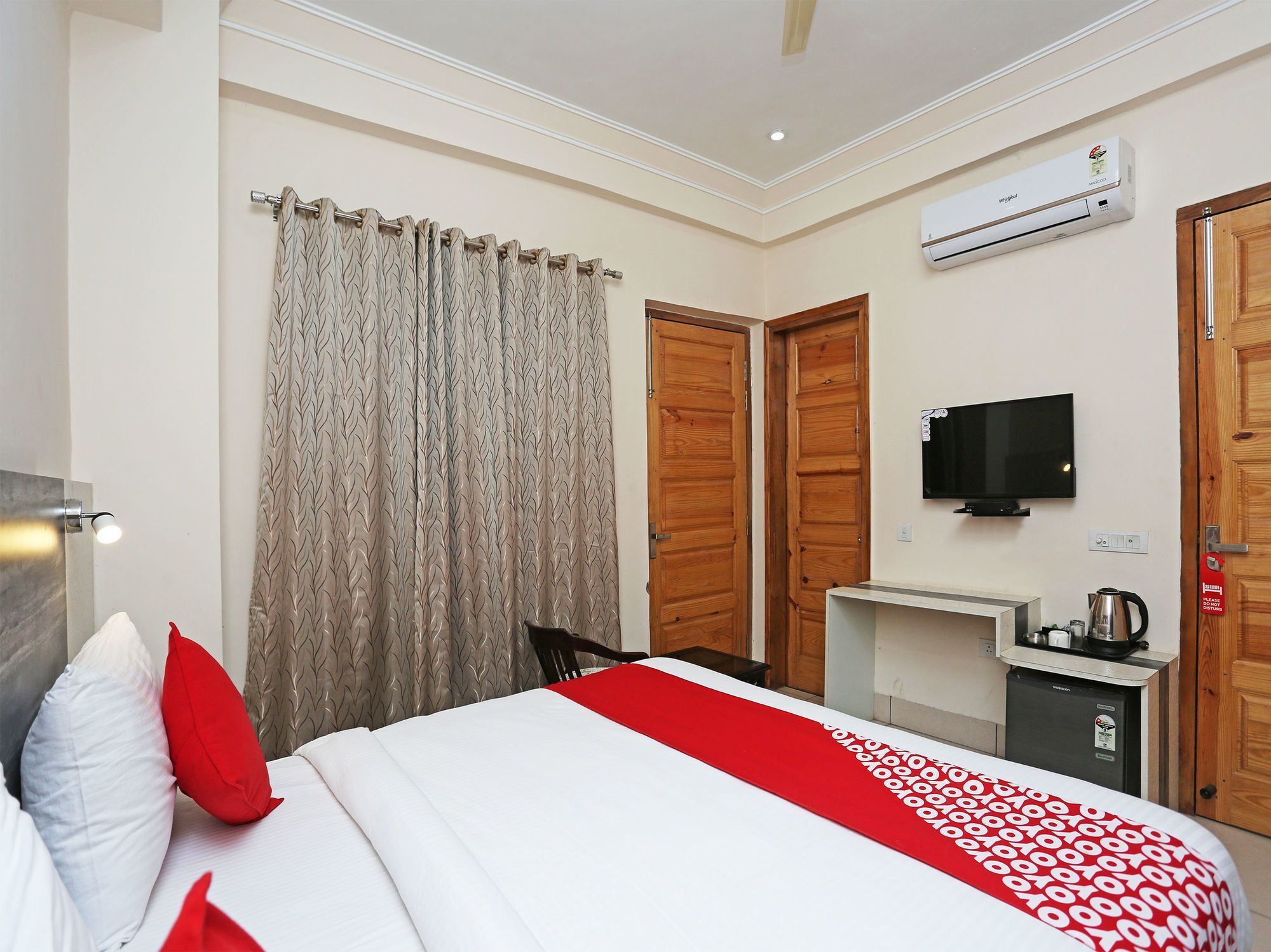 Hotel Oyo 14444 Jmk House 3*