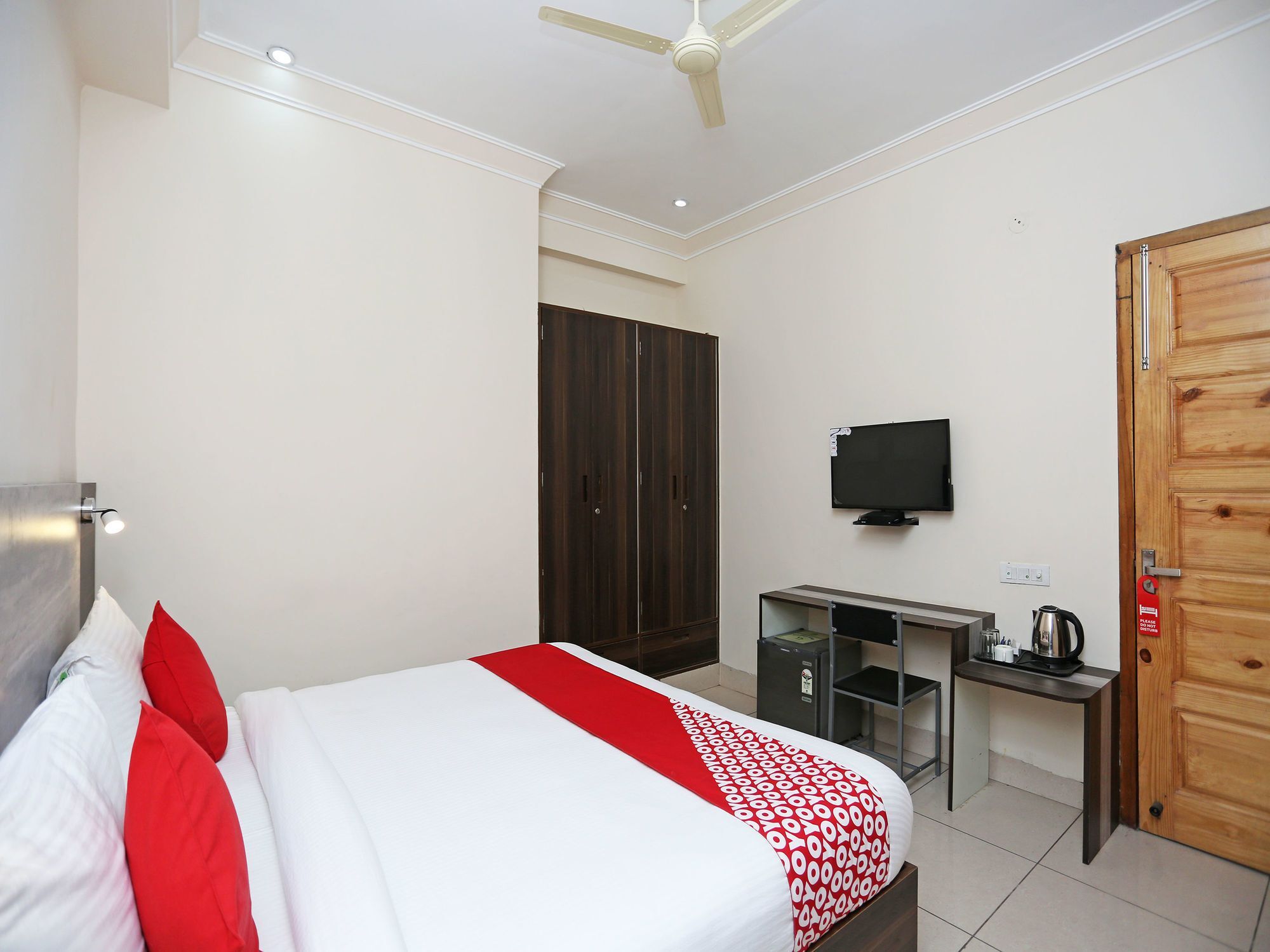Oyo 14444 Jmk House 3* Gurgaon