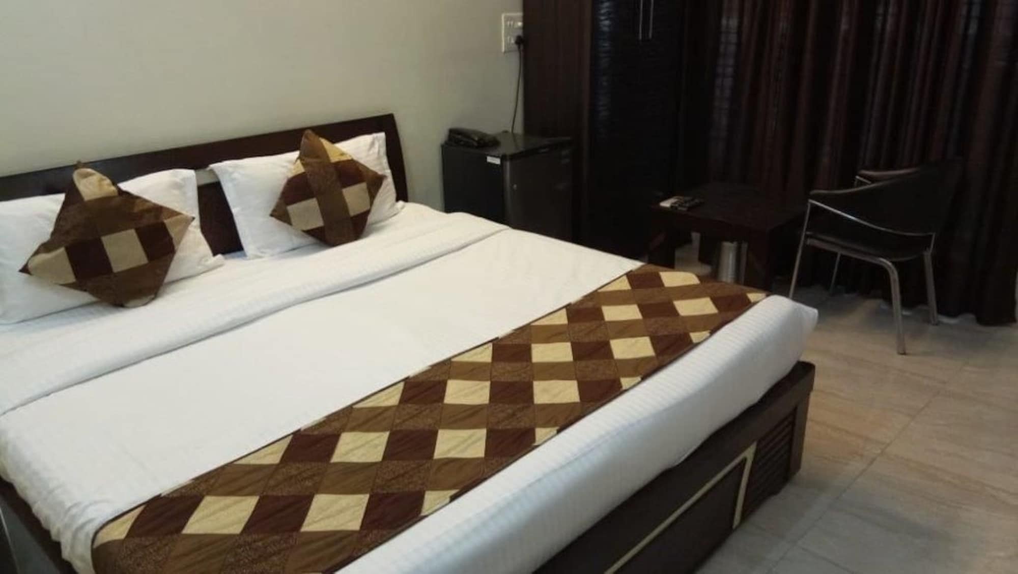 Red Sarai 001 By Jassritha Hotel 2*