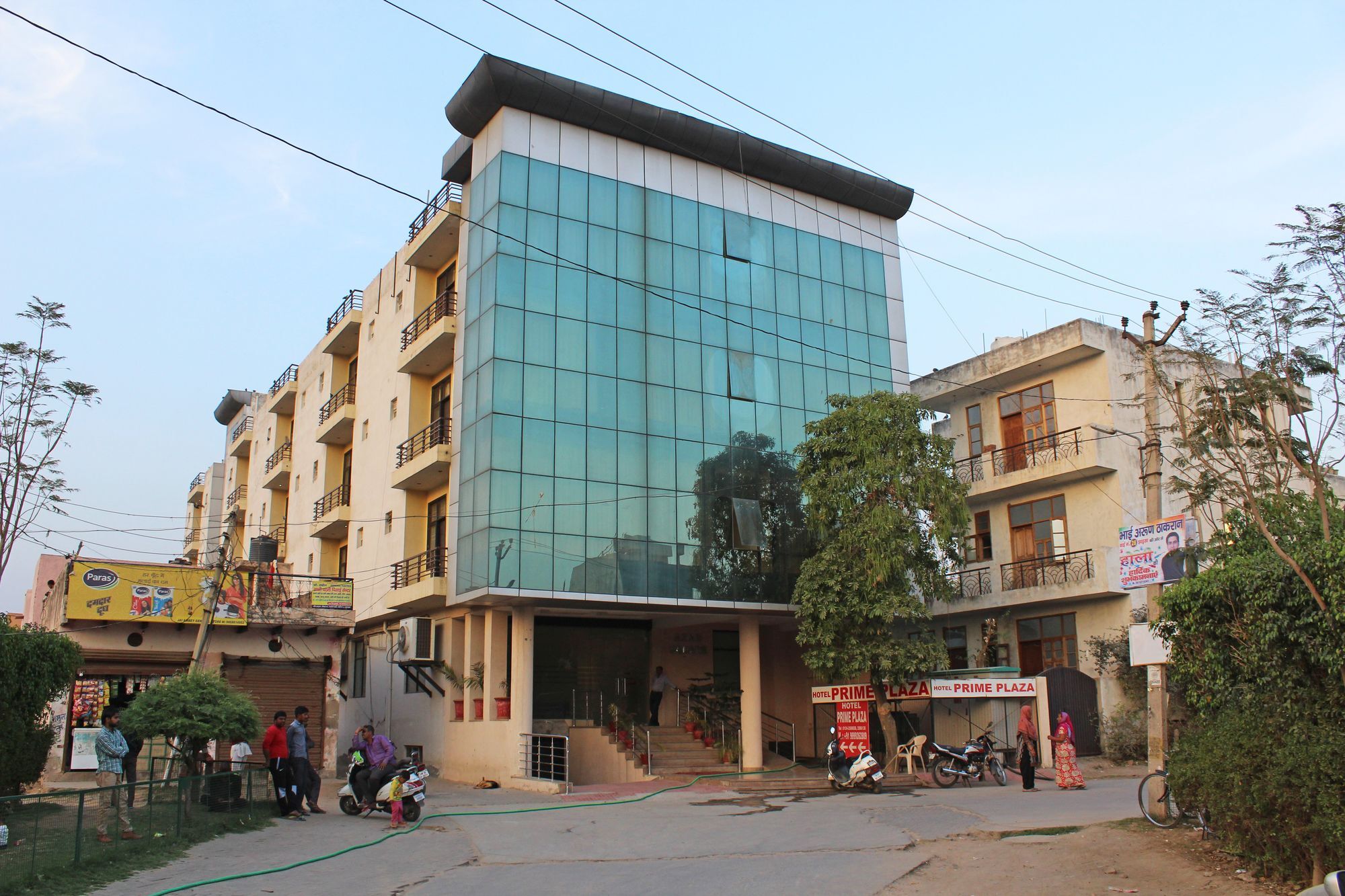 Oyo 8536 Azad Sqaure