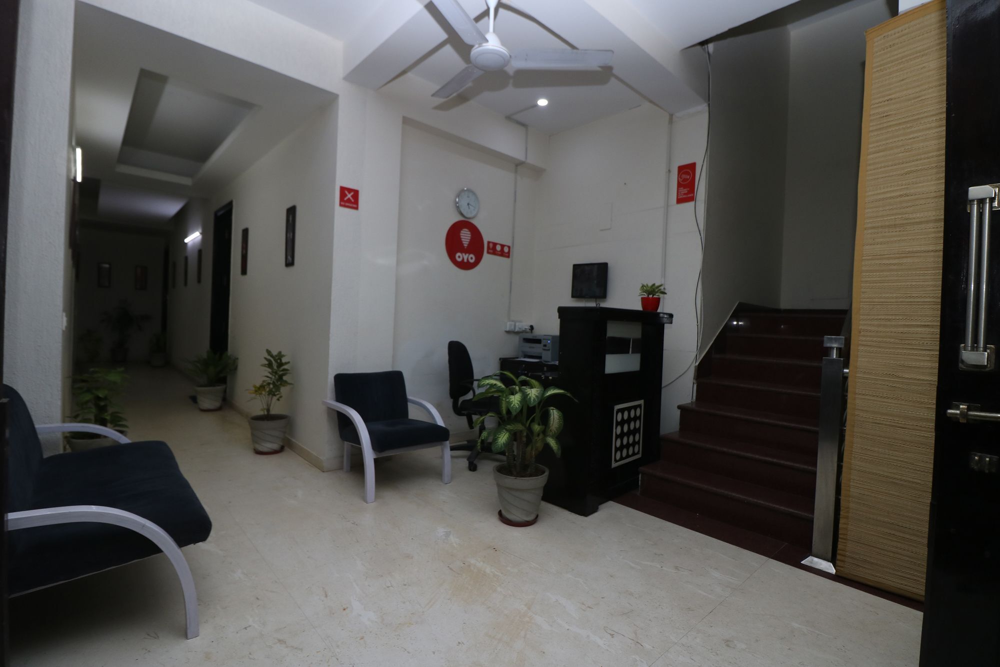 Hotel Oyo 9994 Summer Homez 2*