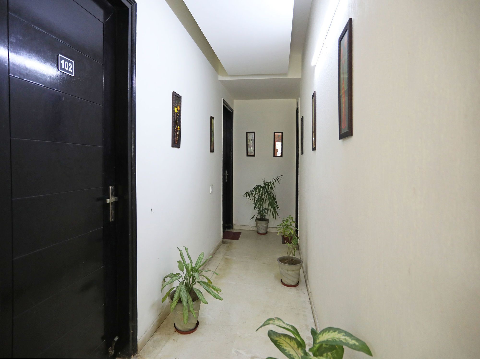Oyo 9994 Summer Homez Hotel 2*