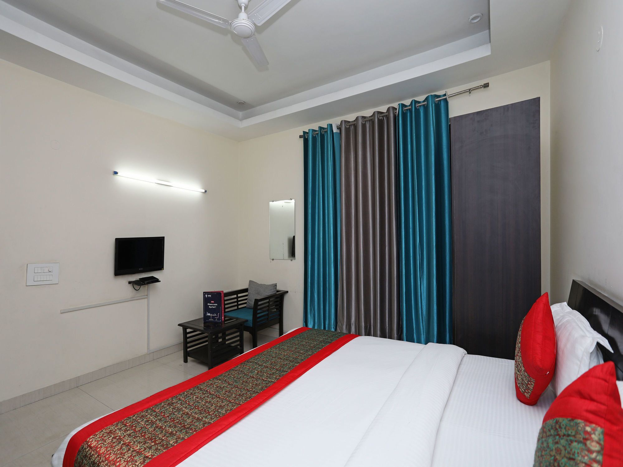 Oyo 9994 Summer Homez Hotel 2*