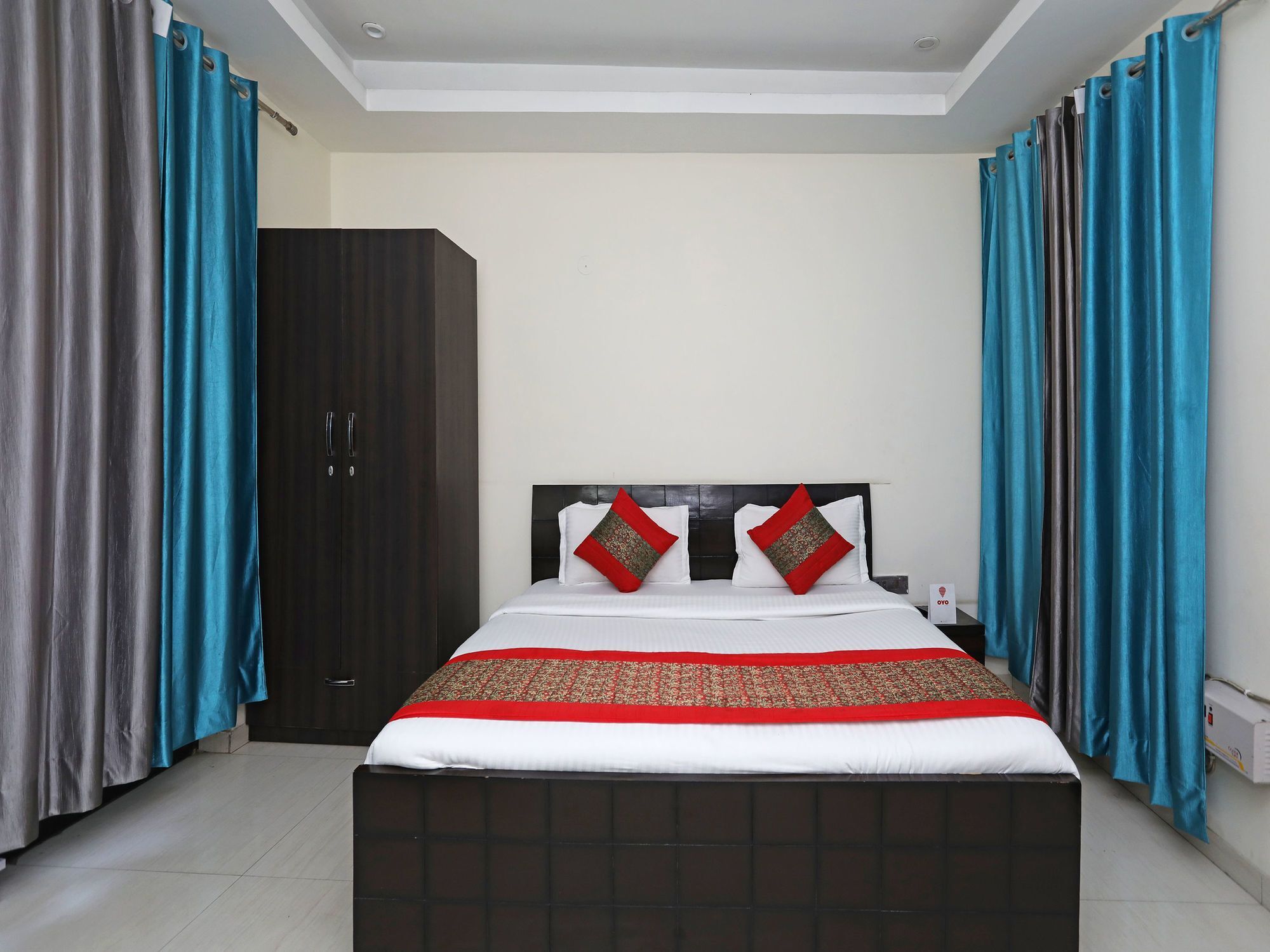 Oyo 9994 Summer Homez Hotel Gurgaon