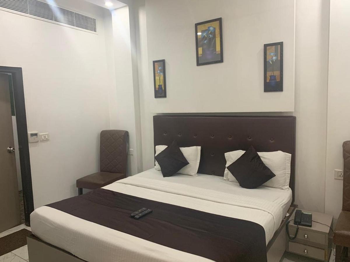 Hotel Red 3*