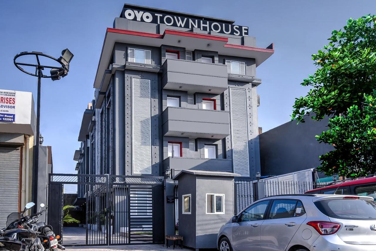 Oyo Townhouse 044 Sector 14 Gurugram Gurgaon